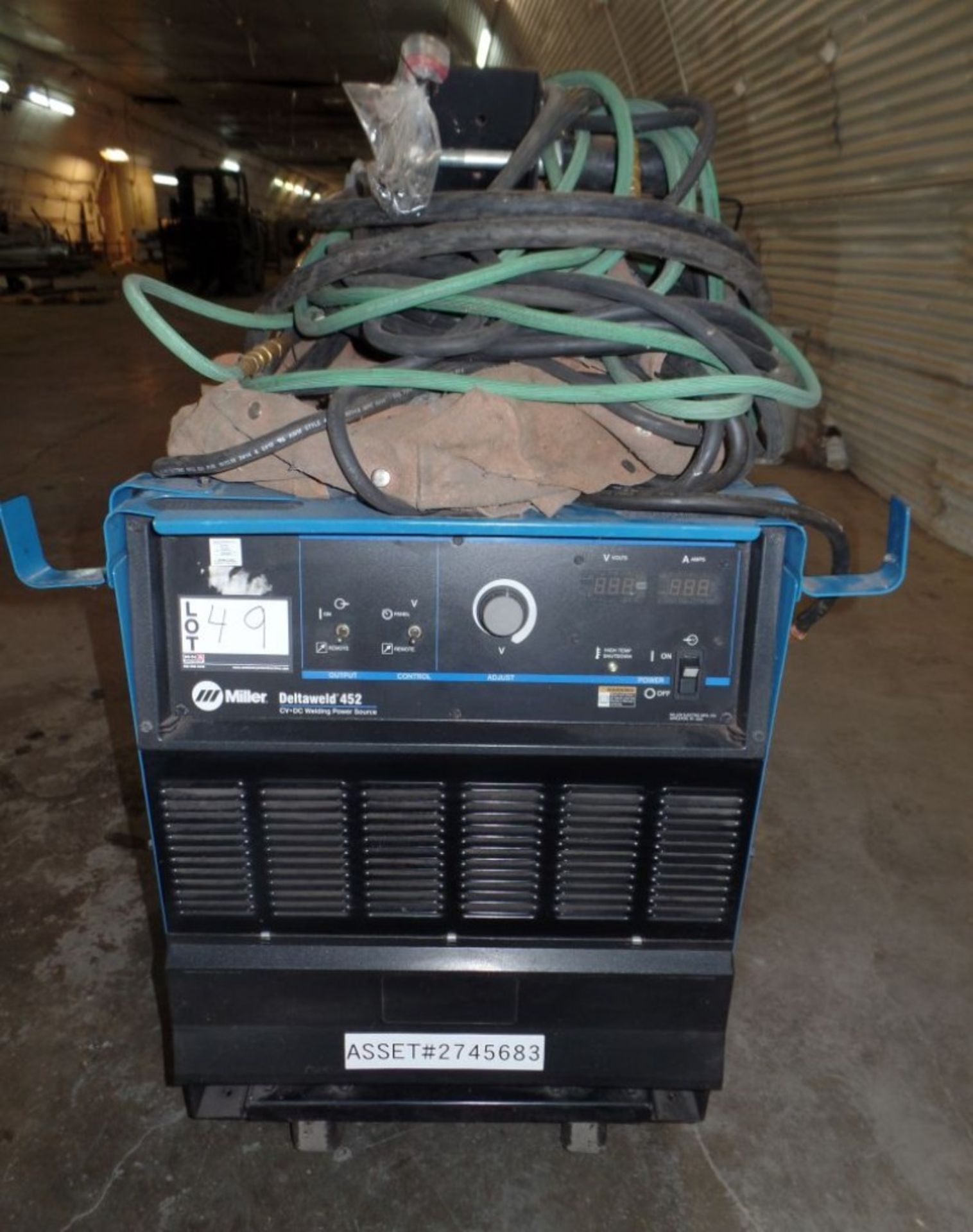 Miller Deltaweld 452 MIG Welder, wire feeder, s/n MC430225C