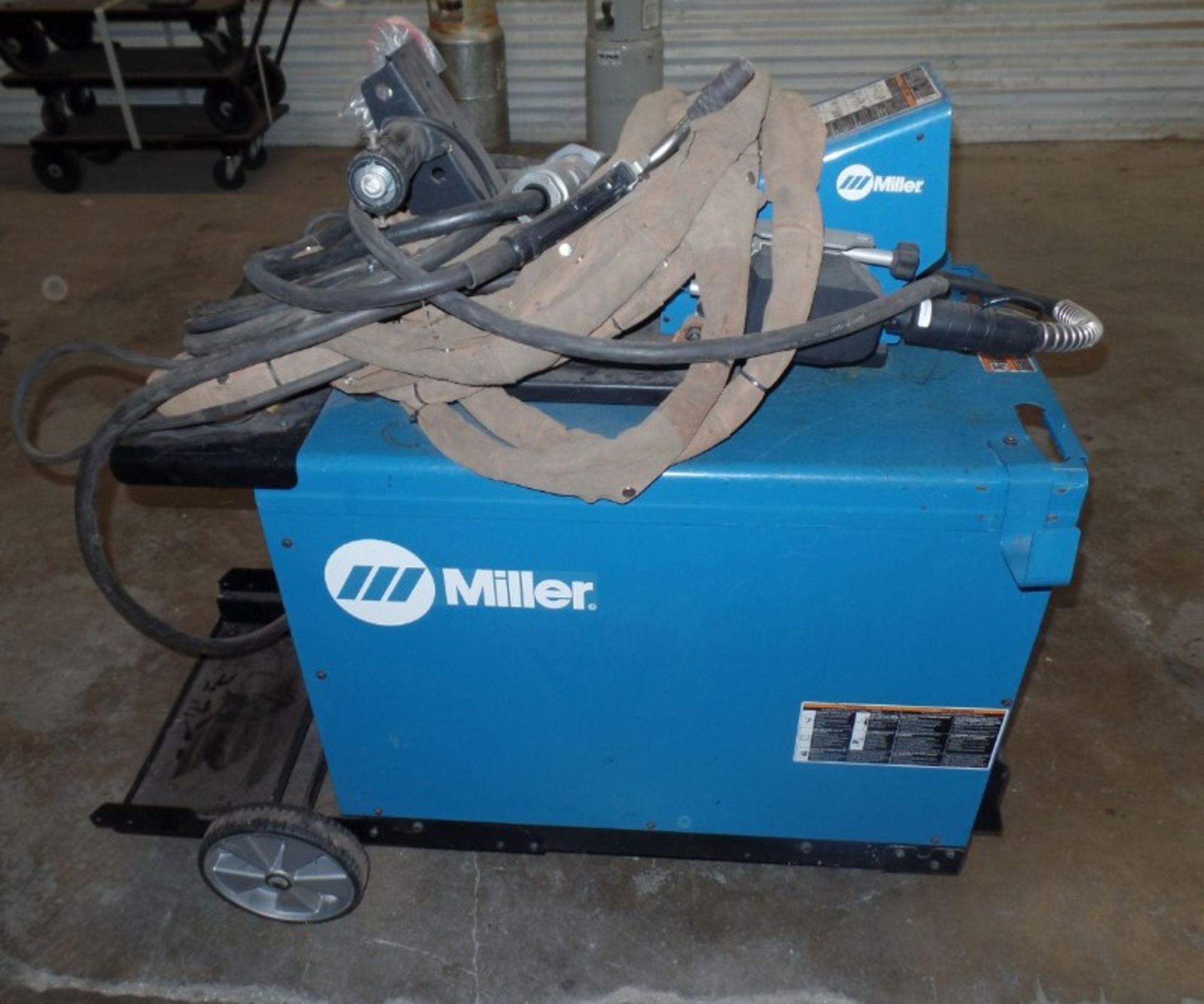 Miller Deltaweld 452 MIG Welder, wire feeder, s/n MC470027C - Image 3 of 6