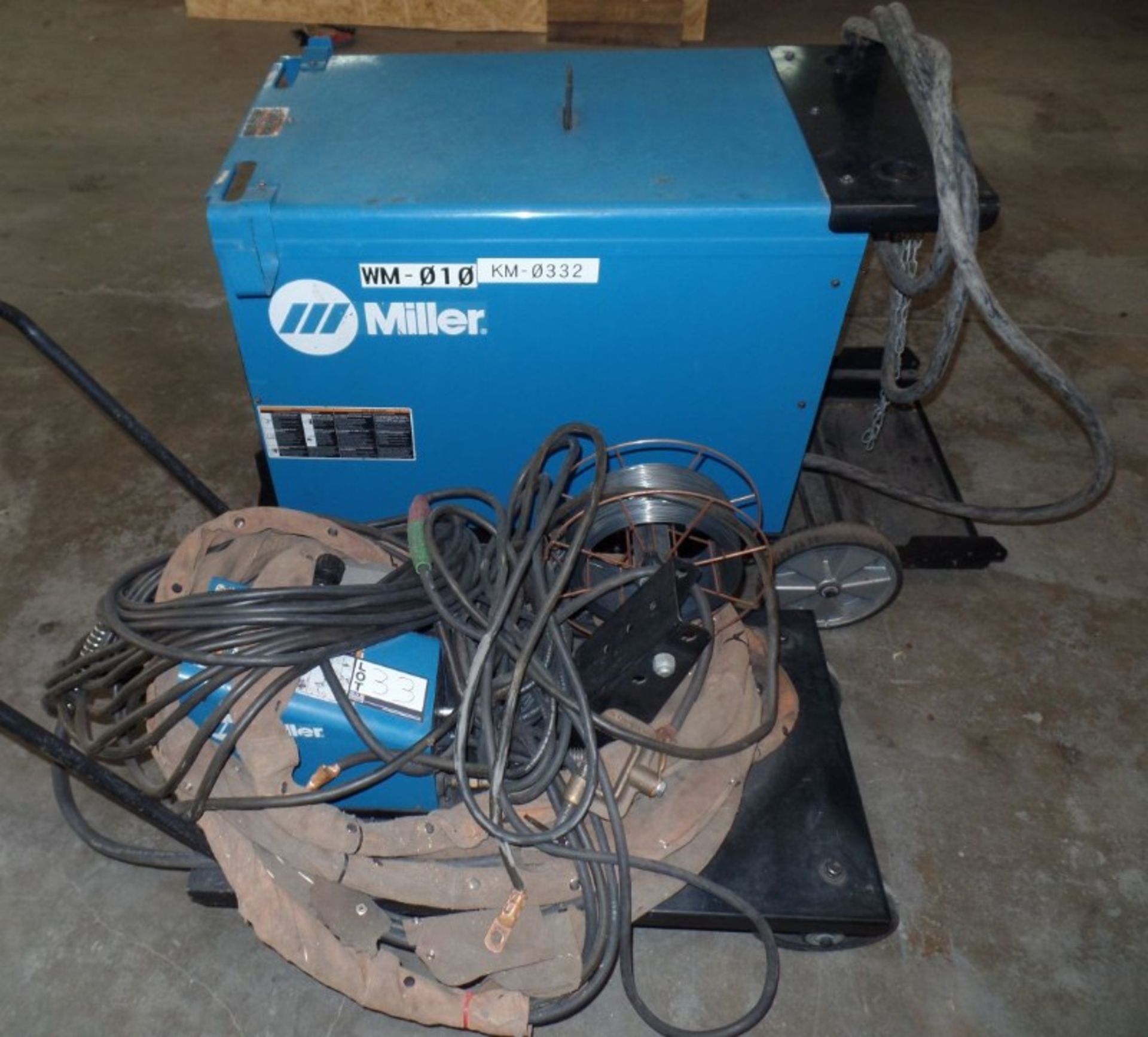 Miller Deltaweld 452 MIG Welder, wire feeder, s/n MC480025C - Image 3 of 7