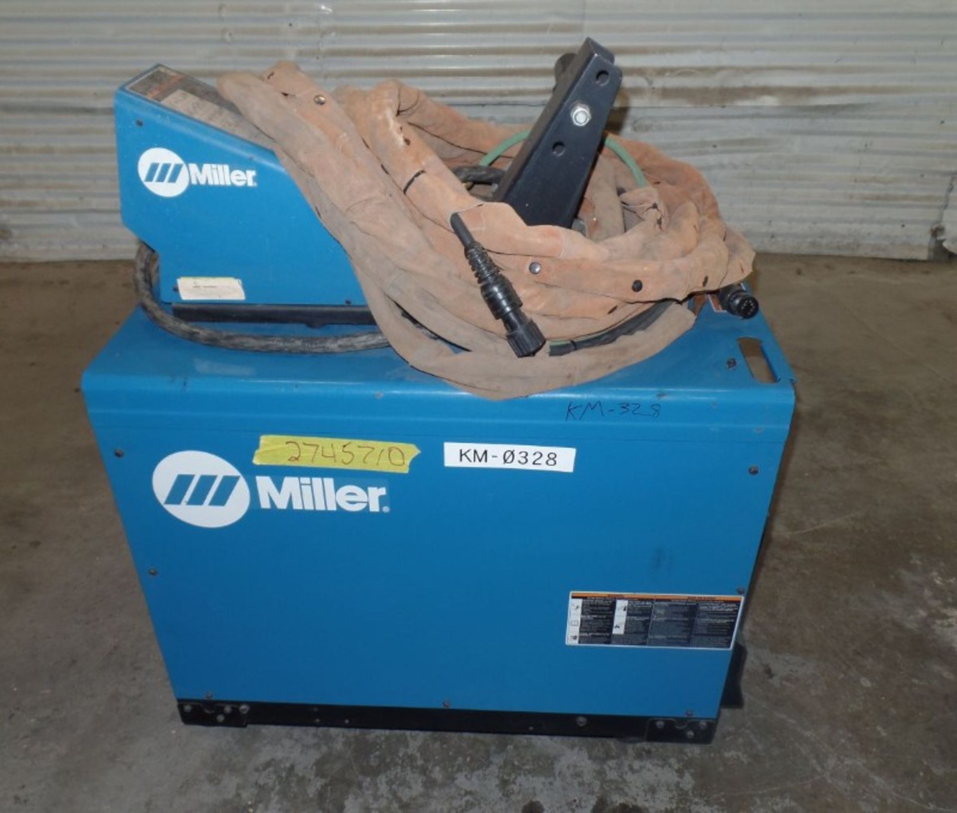 Miller Deltaweld 452 MIG Welder, wire feeder, s/n MC470029C - Image 2 of 5