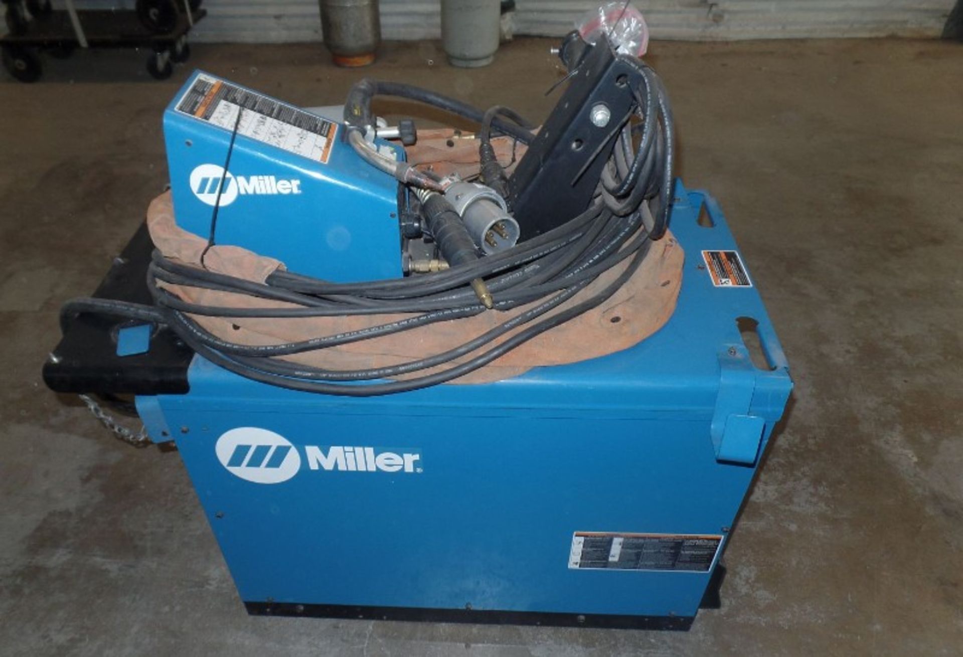 Miller Deltaweld 452 MIG Welder, wire feede, s/n MC480021C - Image 4 of 6