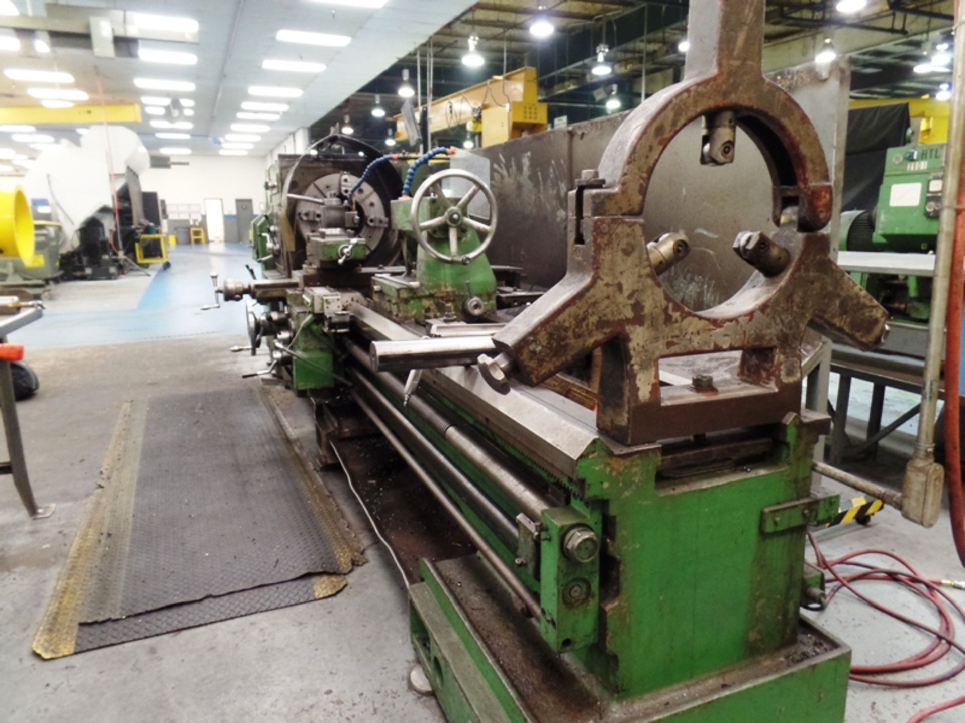 32" x 118" Kuraki LC403 Hollow Spindle Engine Lathe, 12.5" bore, taper turning attachment, (2) 24" 4 - Image 2 of 5