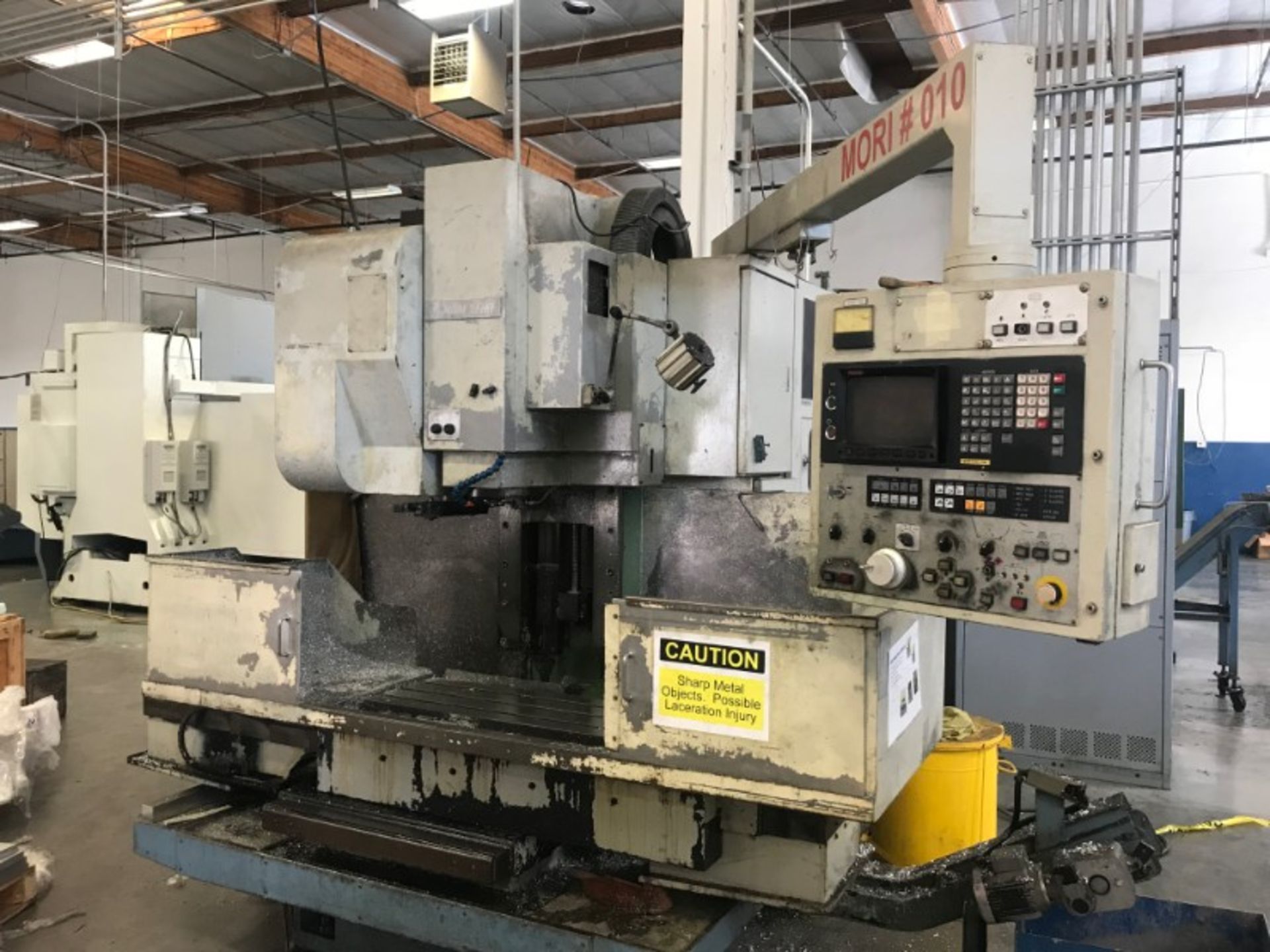 Mori Seiki MV-35, Fanuc 11M, 32"x18"x18", 20 tools, CAT 40, 1988