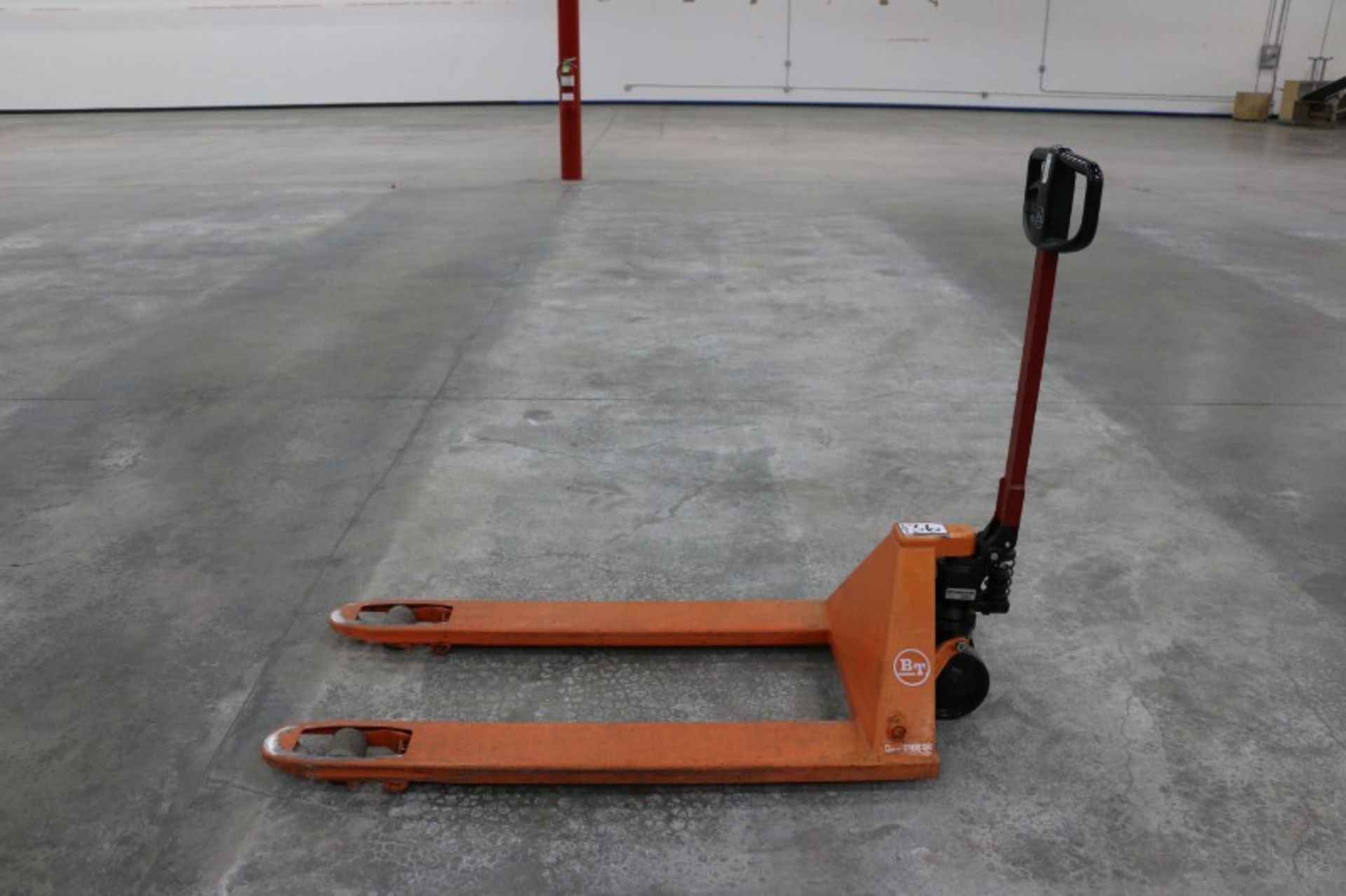 Pallet Jack, BT 5000lb cap.