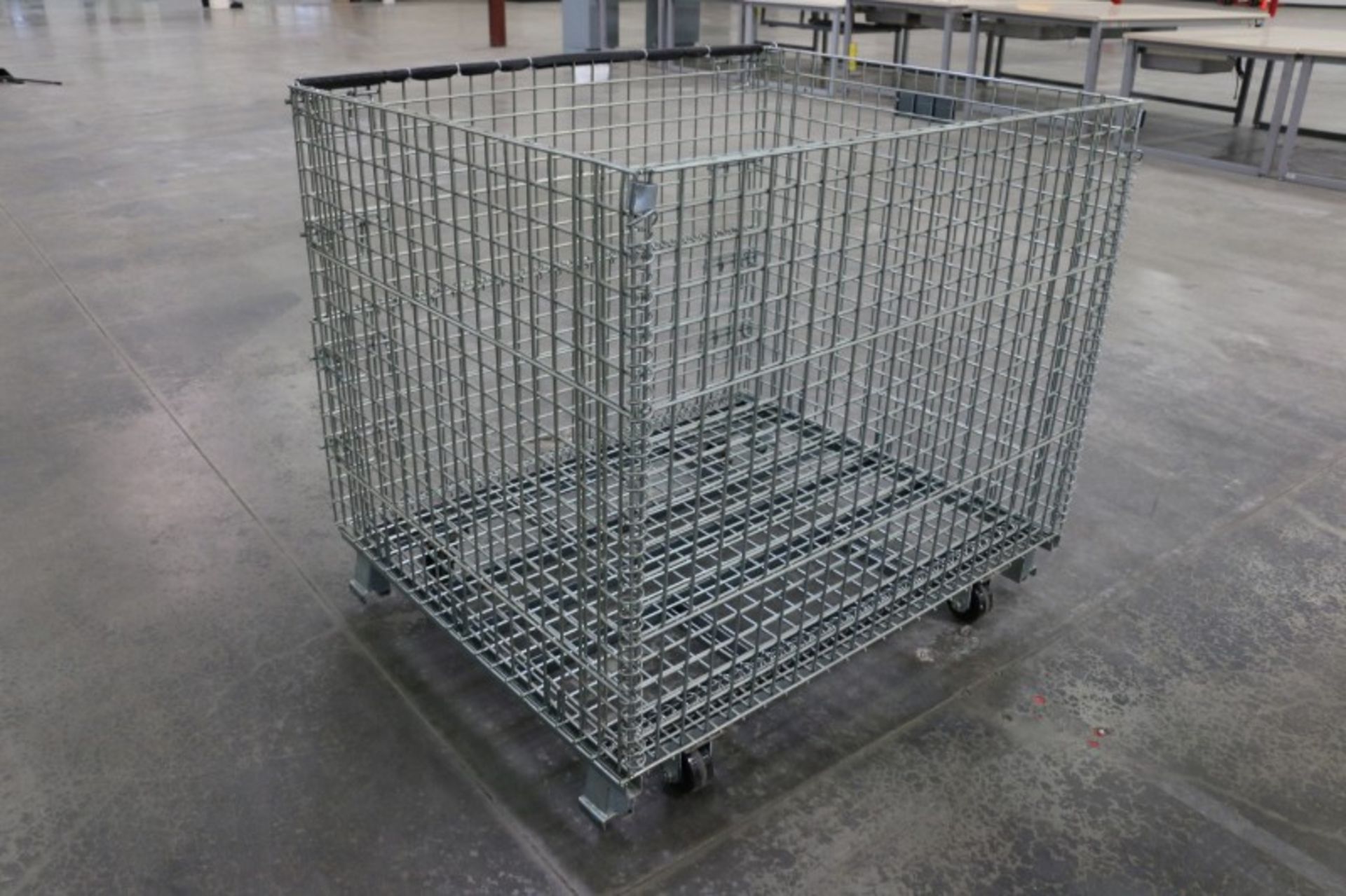 Rolling Wire Gaylord, 46"W x 39"L x 36"h, 2800lb capacity, collapsible - Image 3 of 5