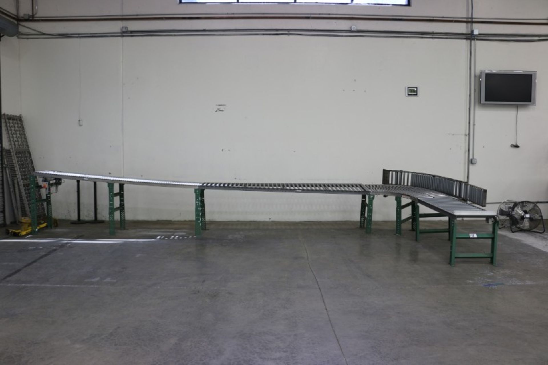 Roller Conveyer with turn, 28'L x 24"W, 90 deg turn, adjustable height