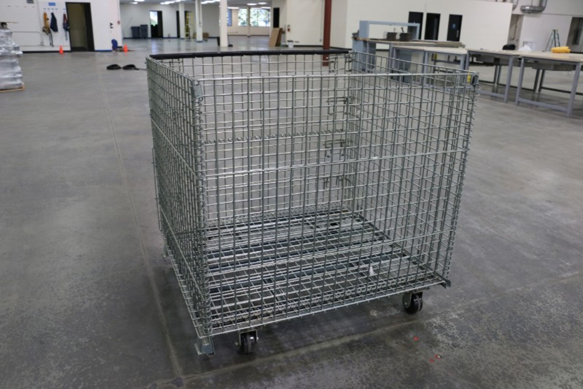 Rolling Wire Gaylord, 46"W x 39"L x 36"h, 2800lb capacity, collapsible - Image 3 of 5