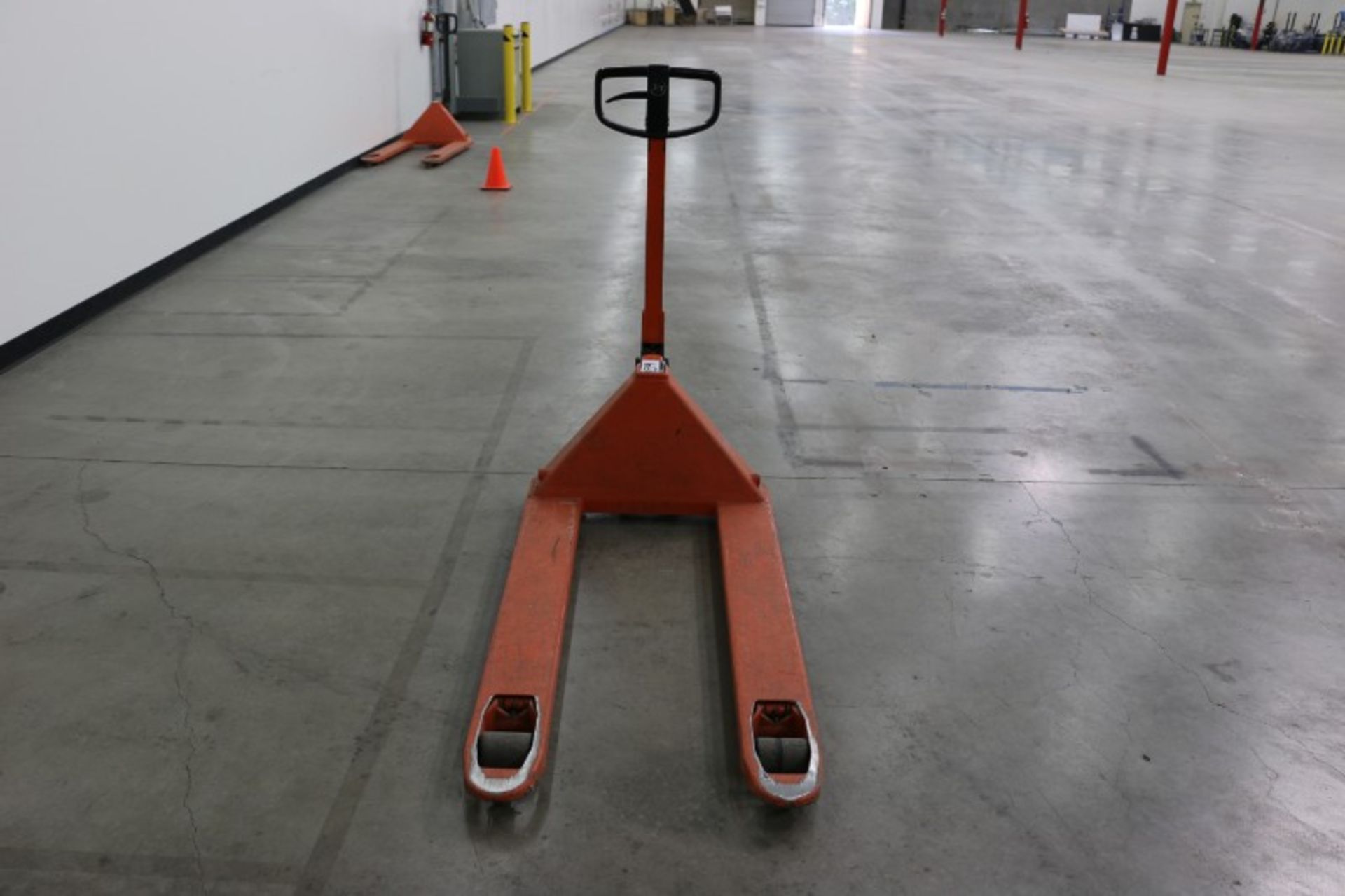 Pallet Jack, BT 5000lb cap. - Image 3 of 3