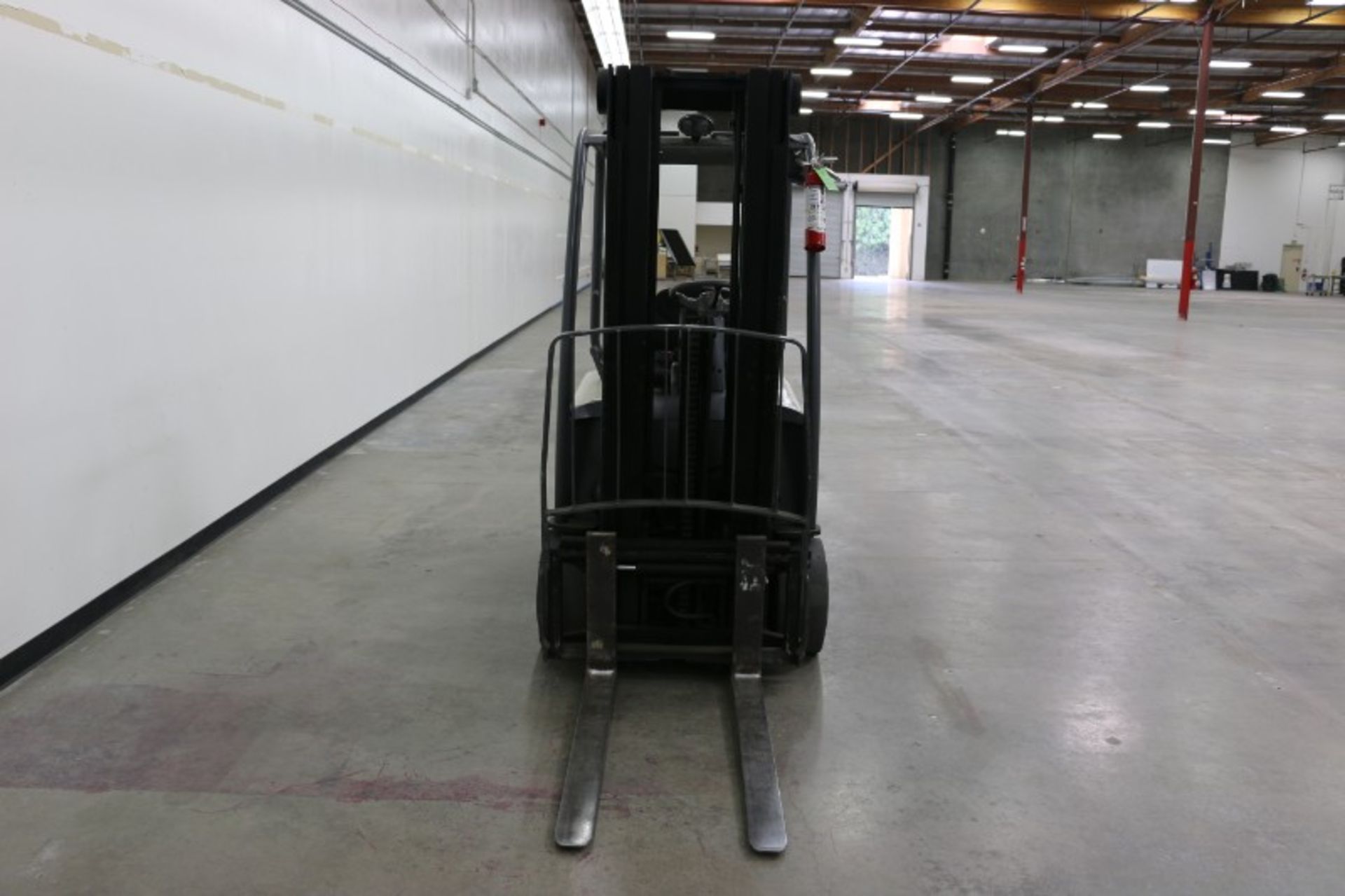 Crown SC4040-40 TT 190 Forklift,, electric , 4000lb capacity, cushion tire, side shift, s/n - Image 2 of 7