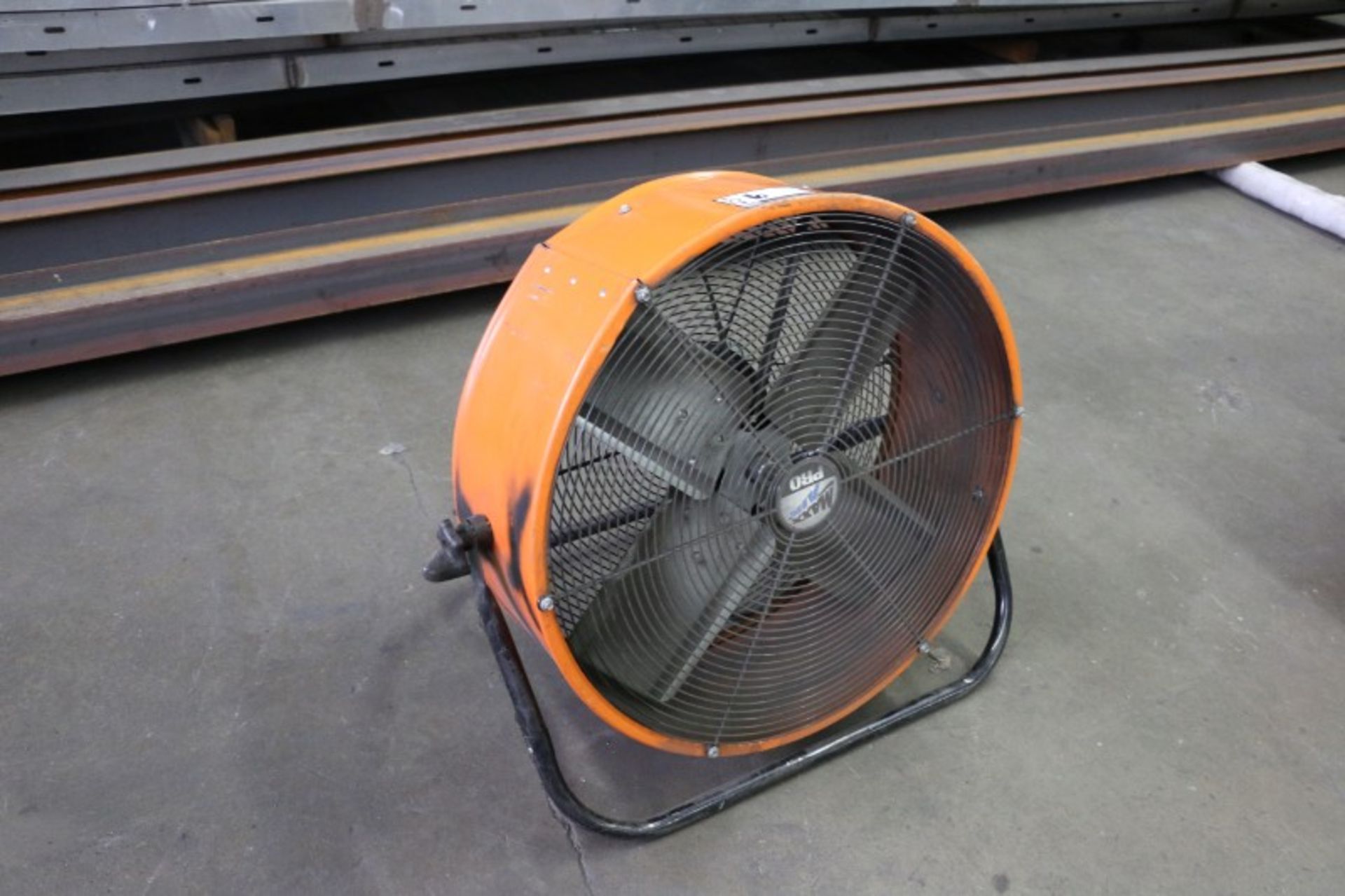 Maxx Air Pro 24" Shop Fan - Image 2 of 3