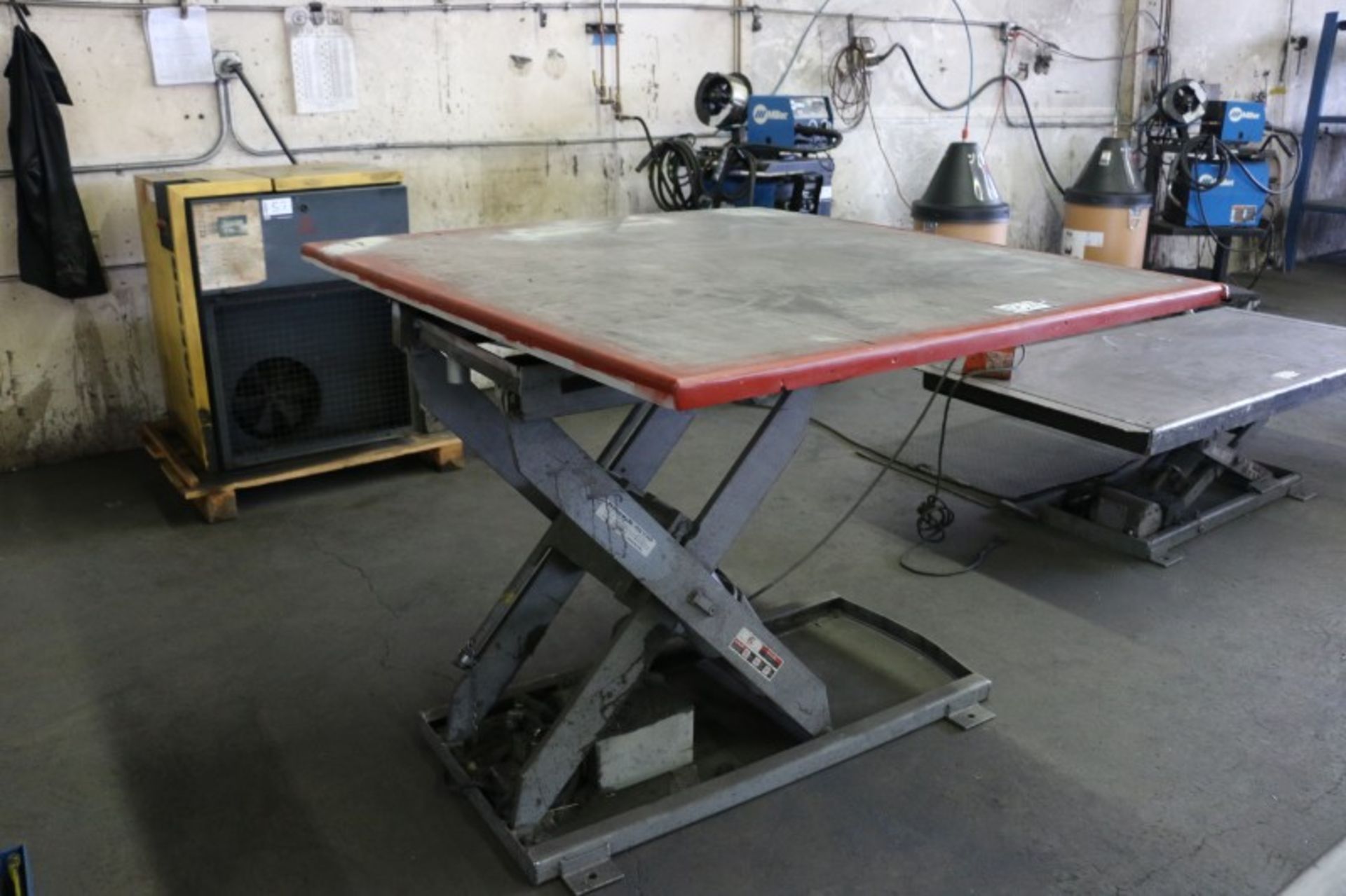 American Lifts T1036044 3,500lb Cap Scissor Lift Table S/N 338820101 - Image 2 of 4