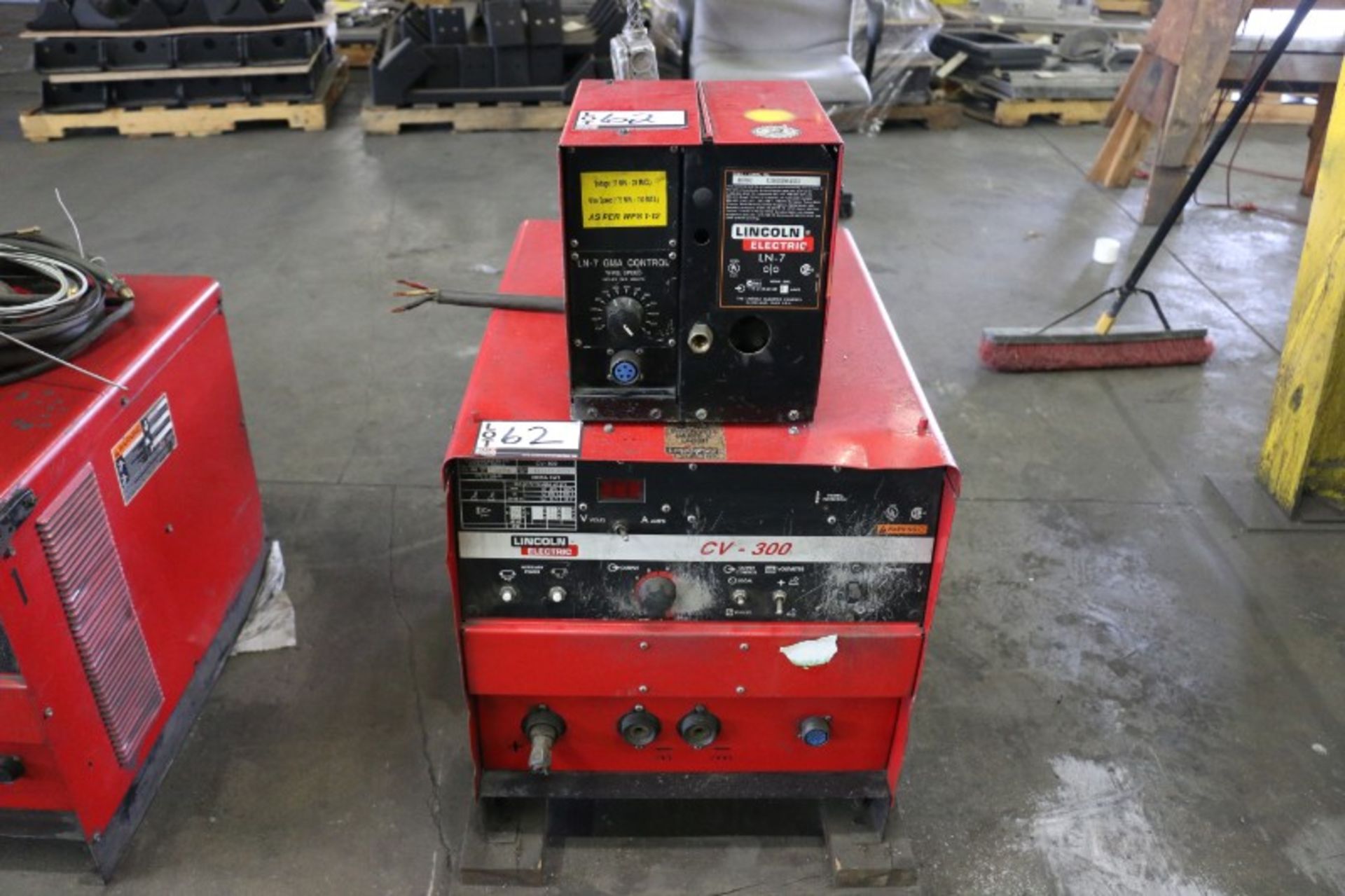 Lincoln Electric Idealarc CV-300 Arc Welder S/N U1951105213 with Lincoln Electric LN-7 Wire Feeder