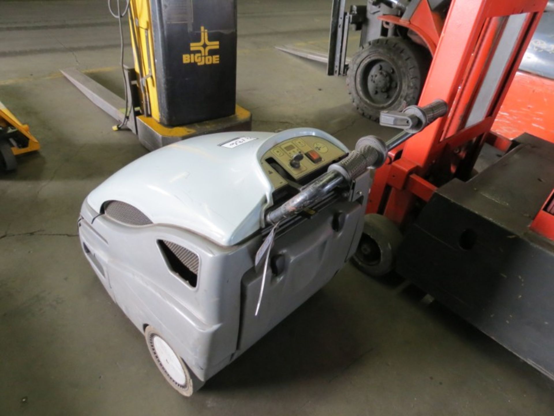 Electric Sweeper - Image 3 of 4