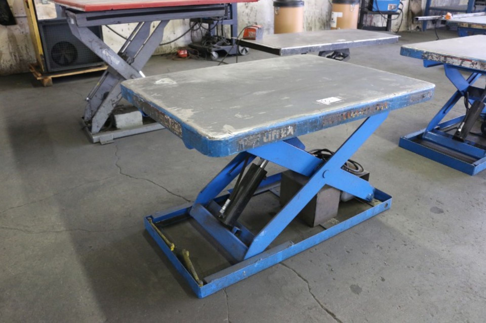 2016, Bishamon Lift2K 2,000lb Cap Scissor Lift Table, S/N 1609381 - Image 2 of 4