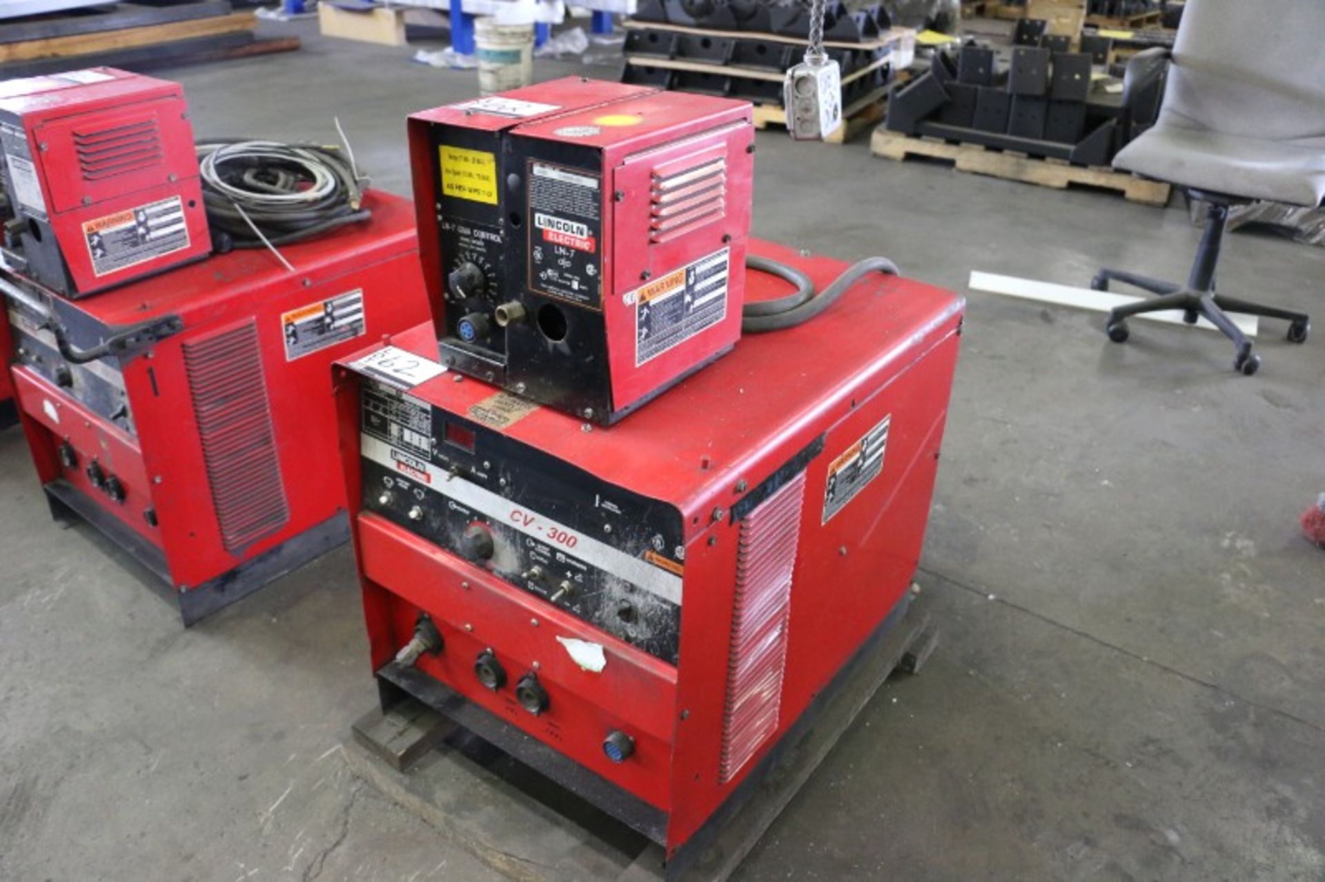 Lincoln Electric Idealarc CV-300 Arc Welder S/N U1951105213 with Lincoln Electric LN-7 Wire Feeder - Image 3 of 5