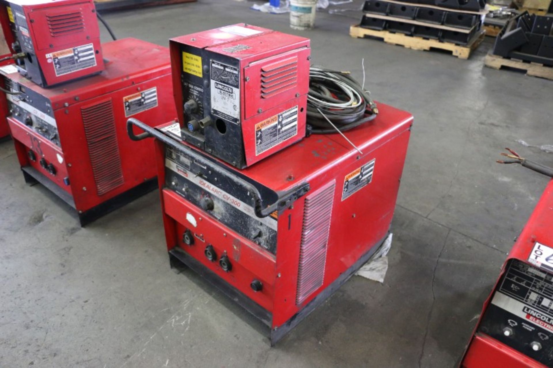 Lincoln Electric Idealarc CV-300 Arc Welder S/N U1940817878 with Lincoln Electric LN-7 Wire Feeder - Image 3 of 5