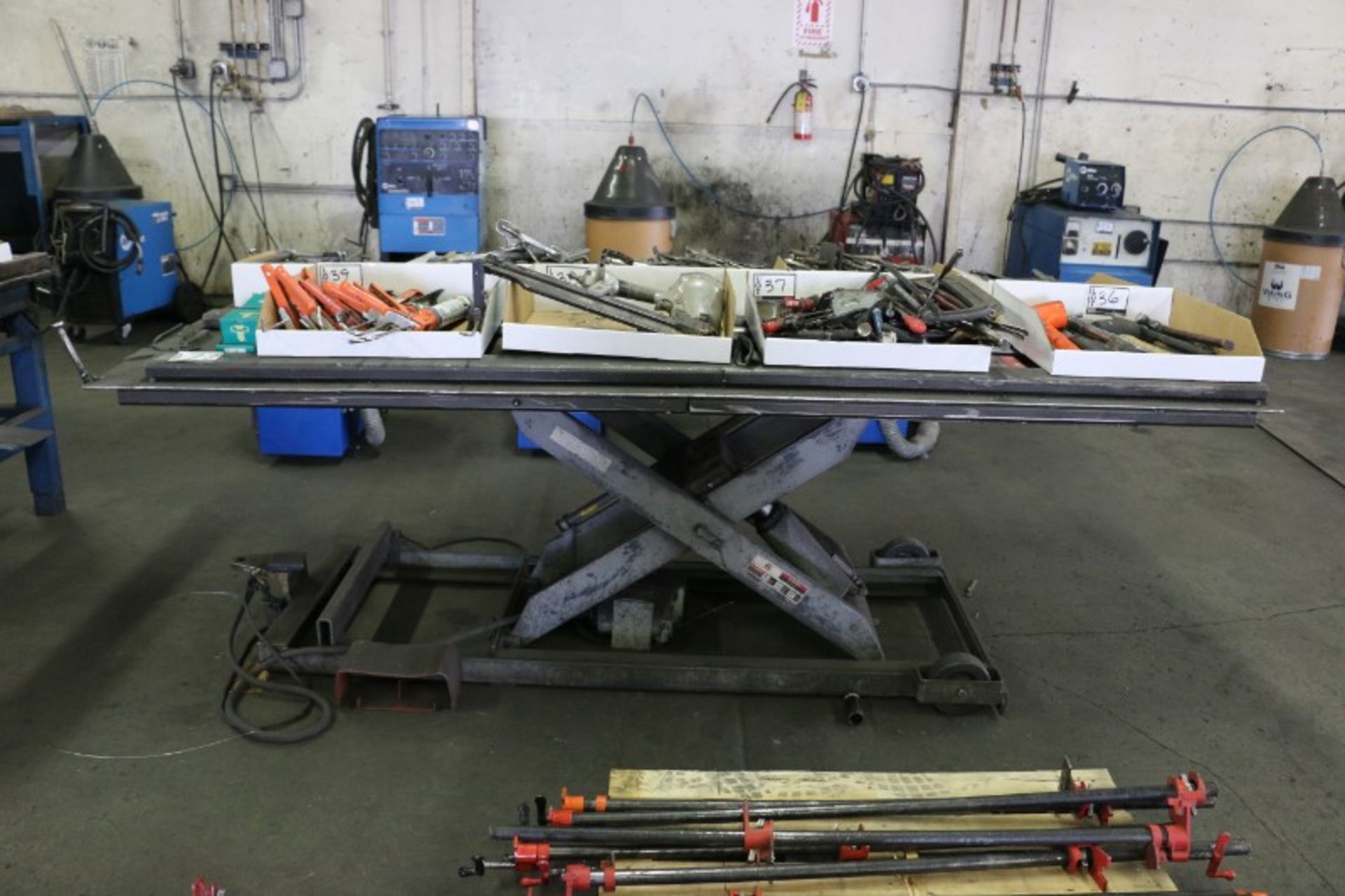 American Lifts Scissor Lift Table (TABLE ONLY, NO CONTENT)