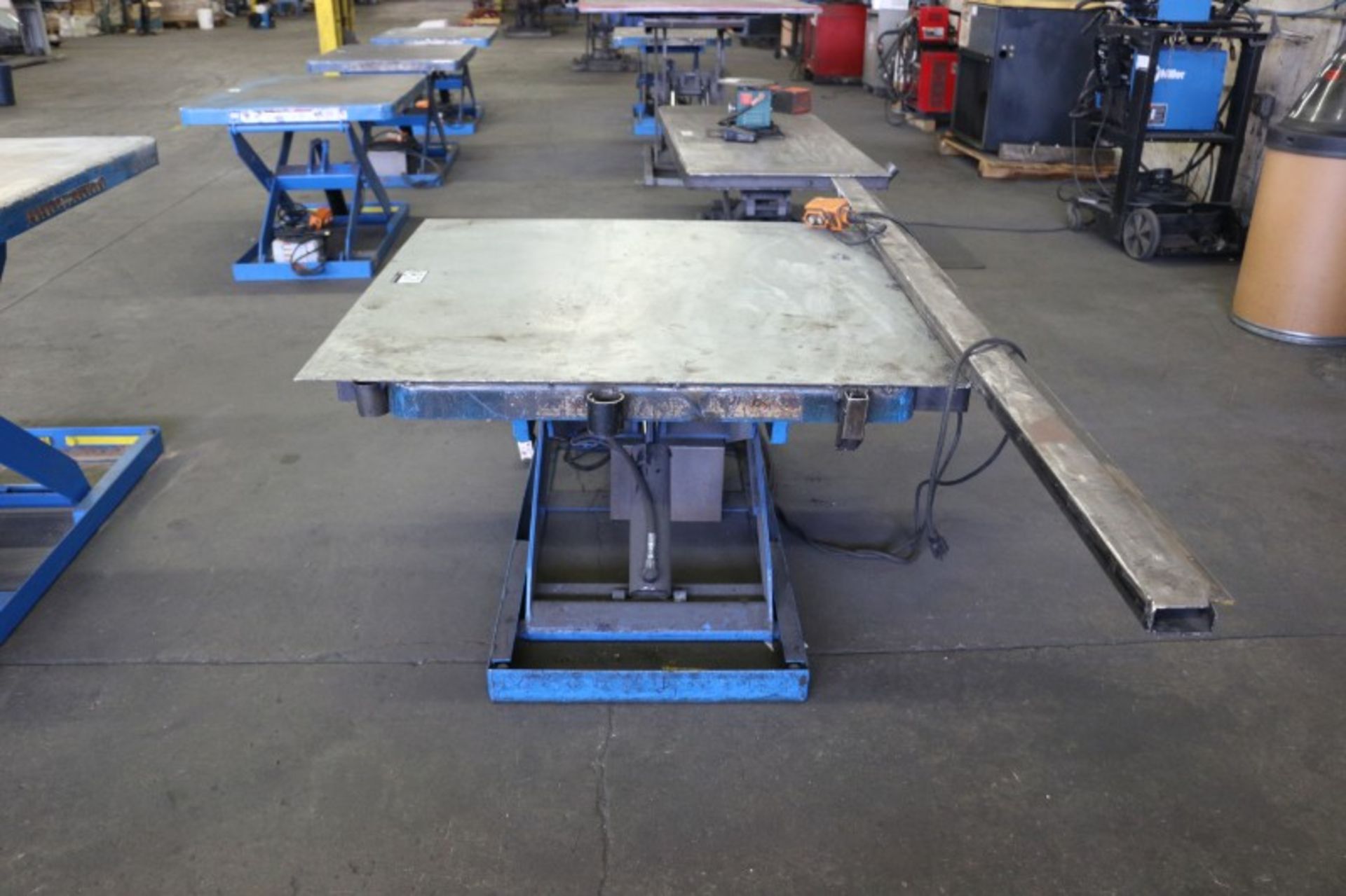 Bishamon Scissor Lift Table