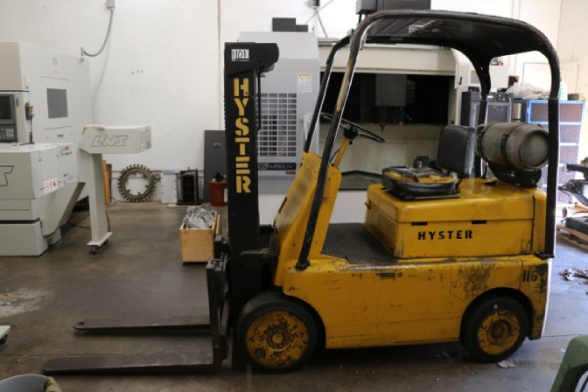 2,000 LB. HYSTER H6 PROPANE FORK LIFT TRUCK, S/N 58762