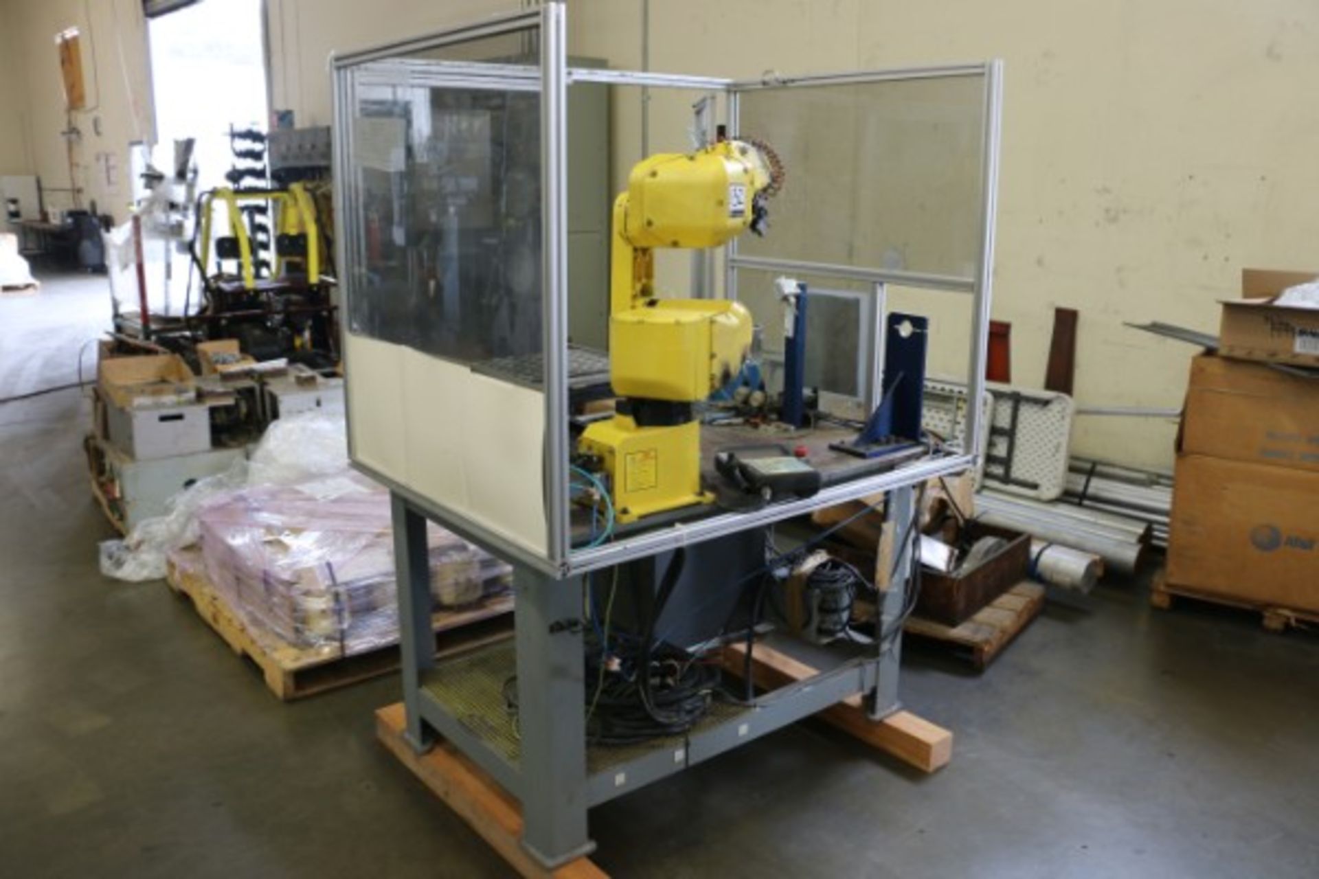 Fanuc LR Mate 200iB Robot, Fanuc System R-J3iB Mate, S/N E02900162, New 2002 - Image 2 of 8