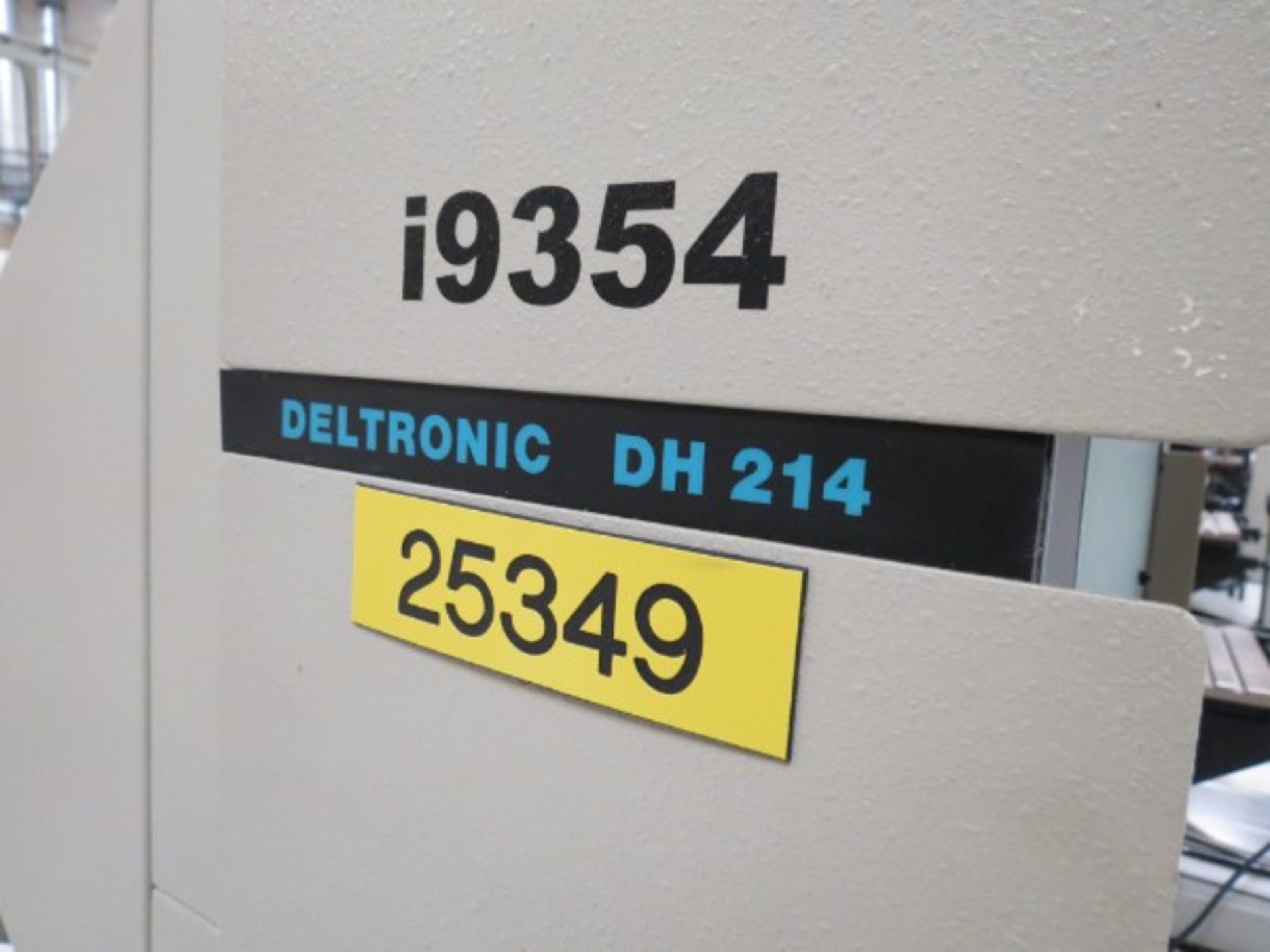 Deltronic DH214 14" Comparator, 50x magnifying lens, with DRO, S/N 2690445361 - Image 4 of 5
