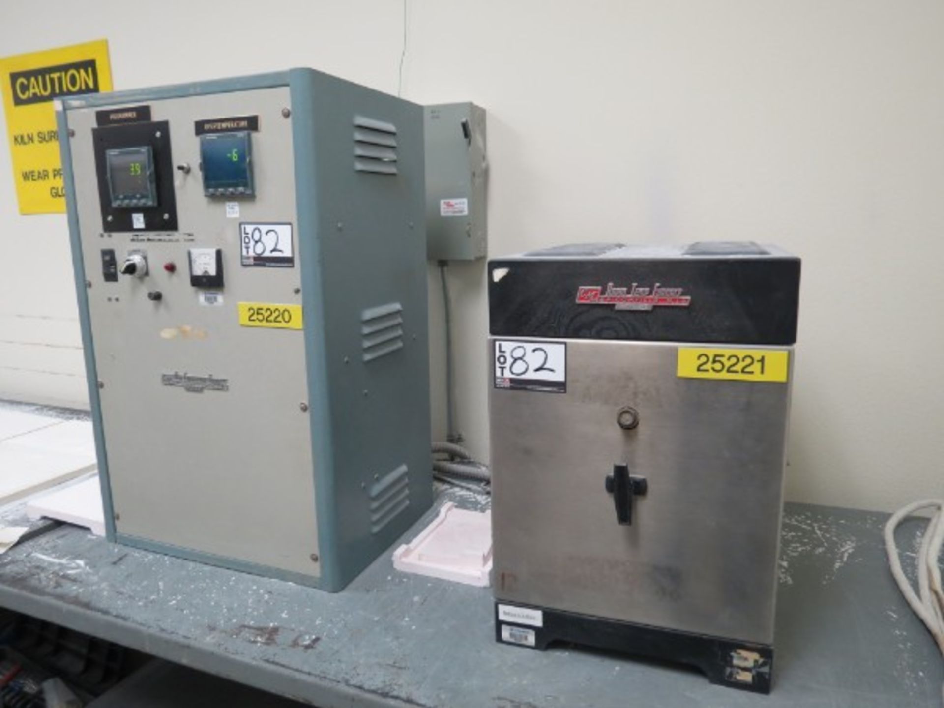 CM Furnaces Rapid Temp Box Furnace with control - Image 3 of 3