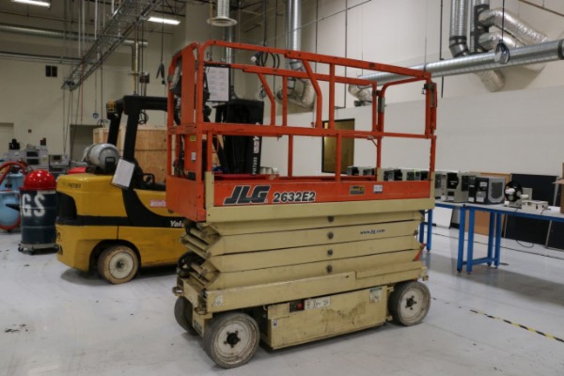 JLG 2632E2 26Ft Scissor Lift, S/N 02000109606, New 2003