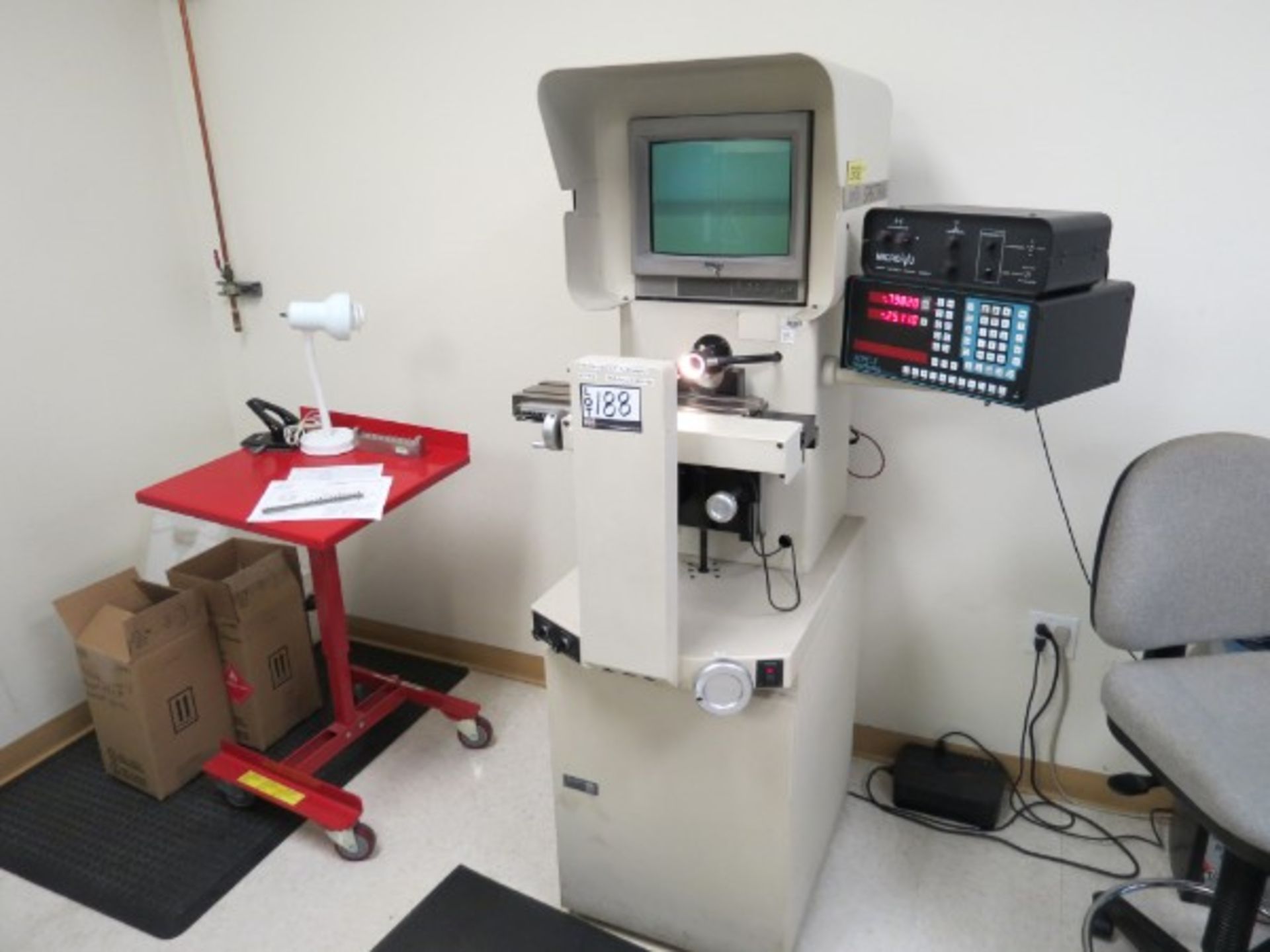 MicroVu Spectra Optical Comparator with video display & Deltronic MPC-5 multi-function DRO