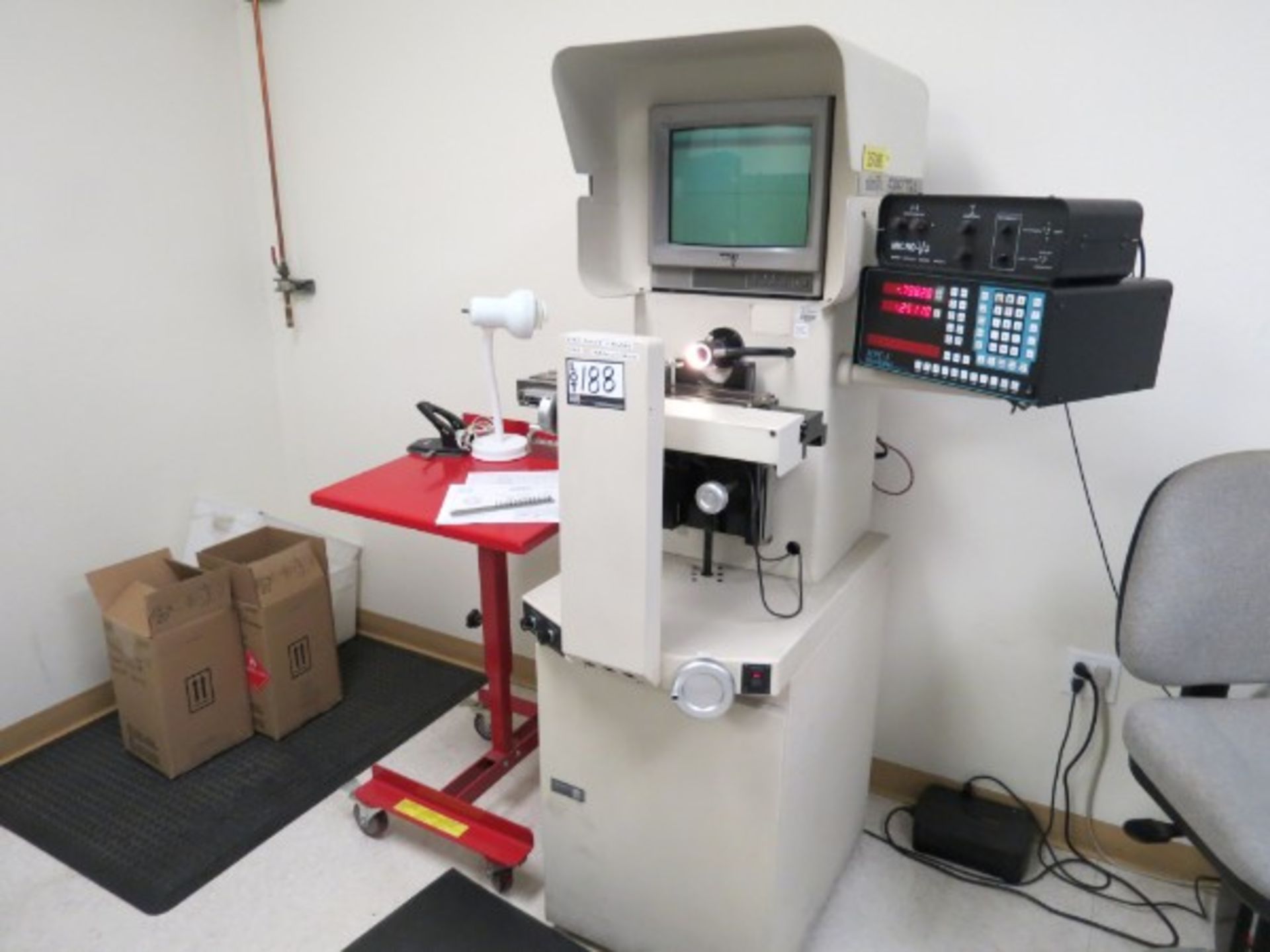 MicroVu Spectra Optical Comparator with video display & Deltronic MPC-5 multi-function DRO - Image 4 of 6