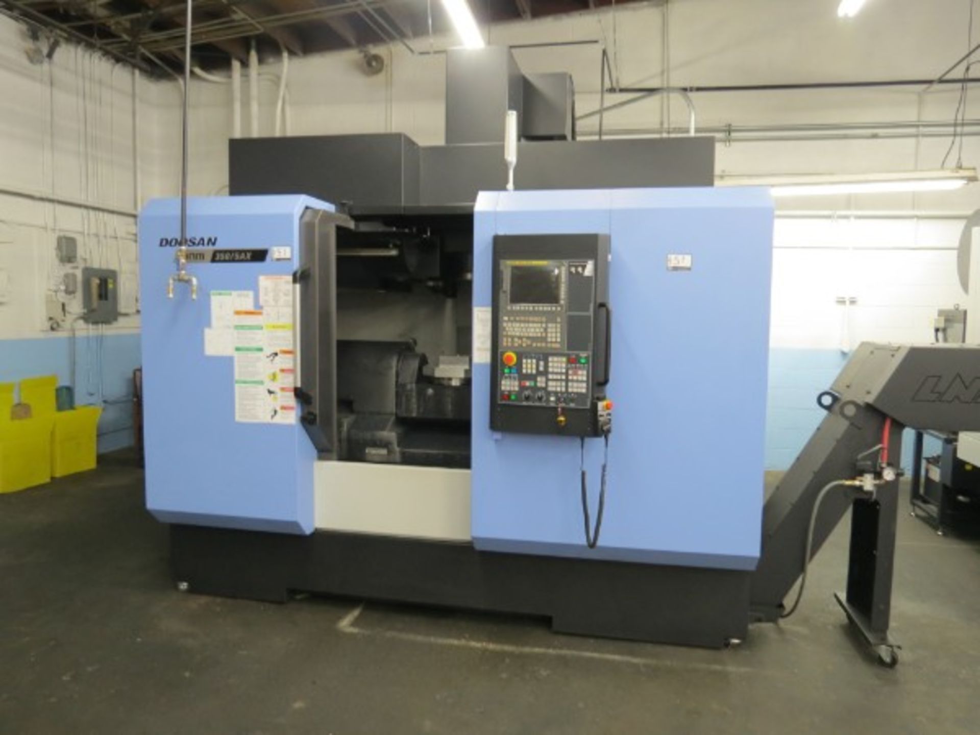 Doosan DNM350/5AX 5-Axis Vertical Machining Center, Fanuc control, w/Trunnion Tilt-table,23.6'' x - Image 2 of 11