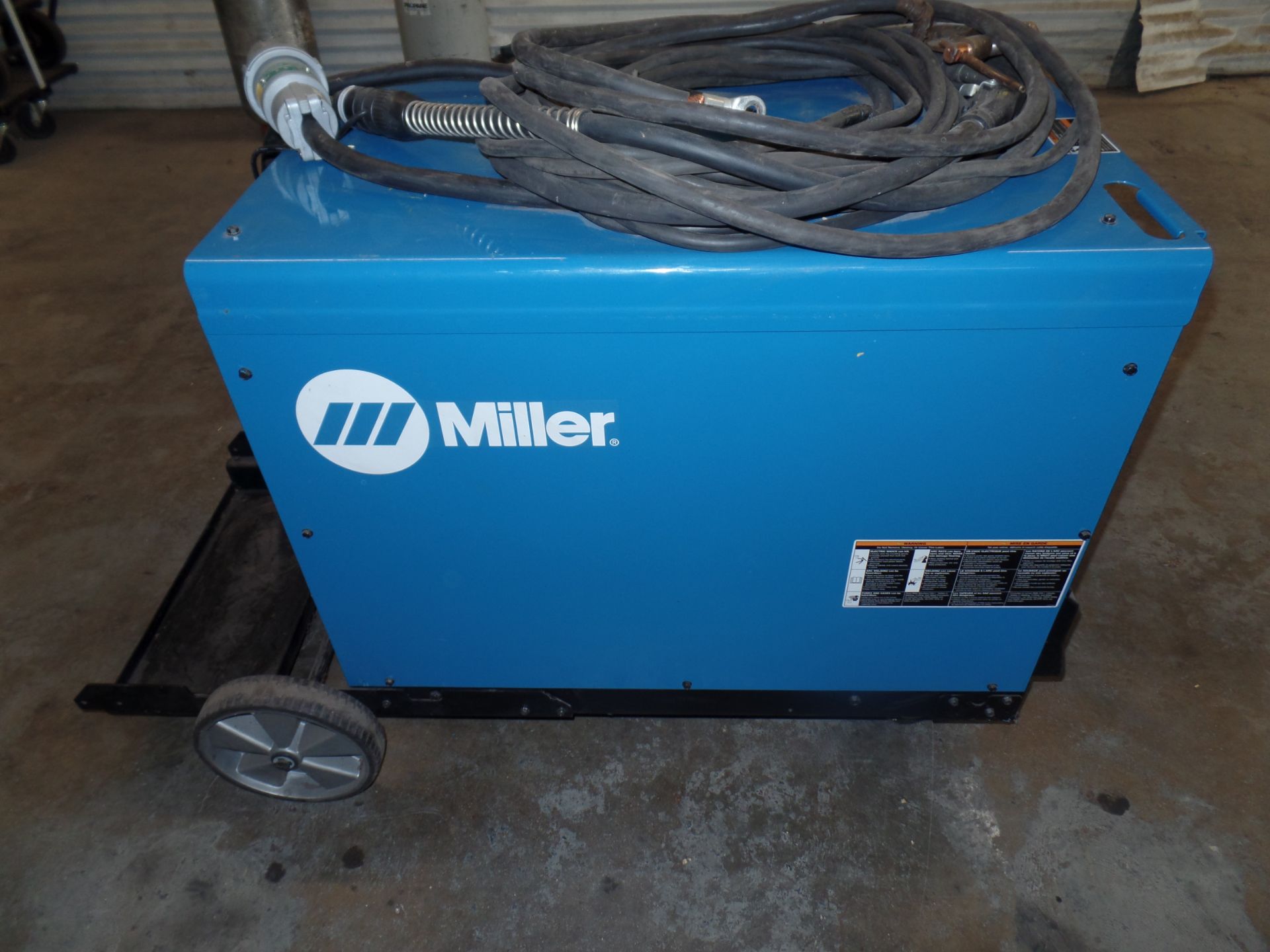 Deltaweld 452 MIG Welder S/N ME210141C (Located in Fort Worth, TX) - Image 2 of 5