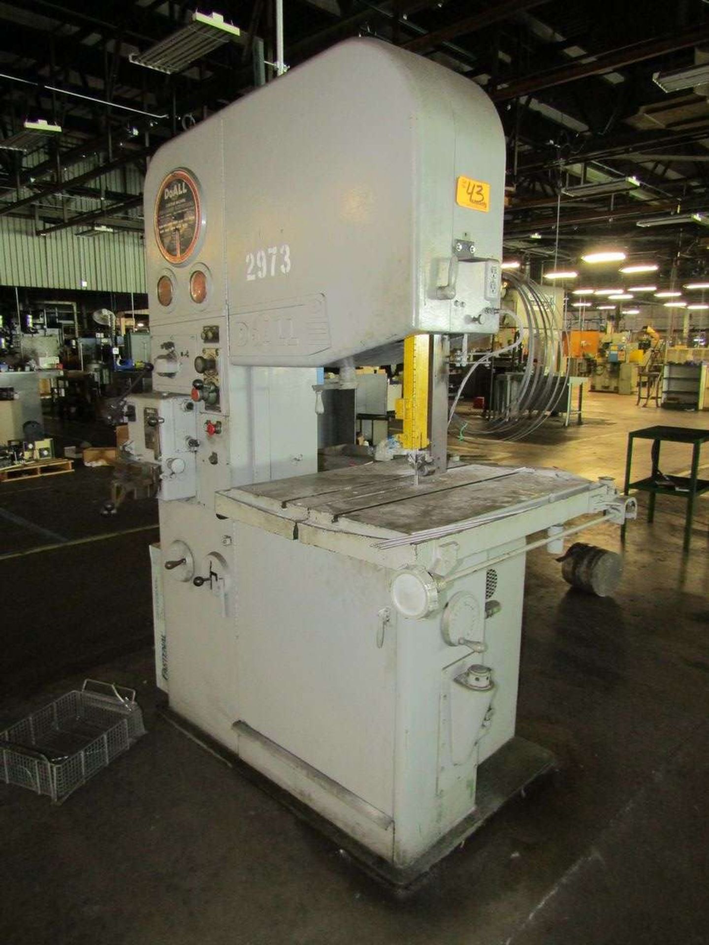 DoAll 2612-2H Vertical Bandsaw - Image 2 of 4