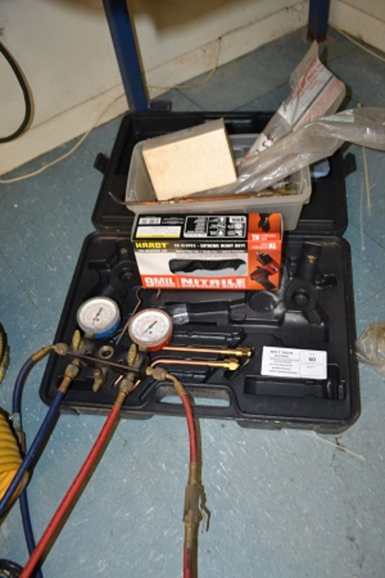 Pressure Gauge, Nitrile Gloves & Torch Tips