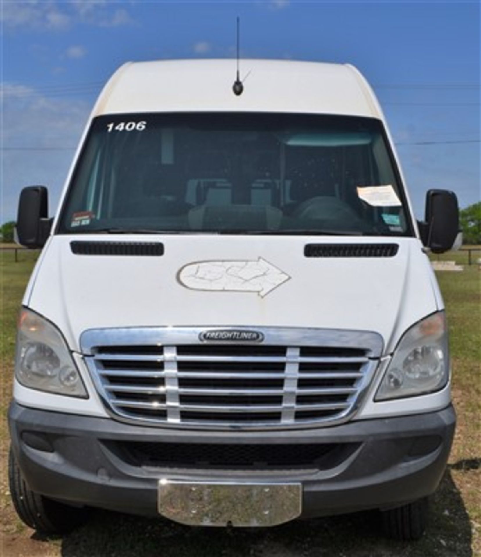 2009 Freightliner Sprinter CRD 3500 Bus - Image 3 of 10