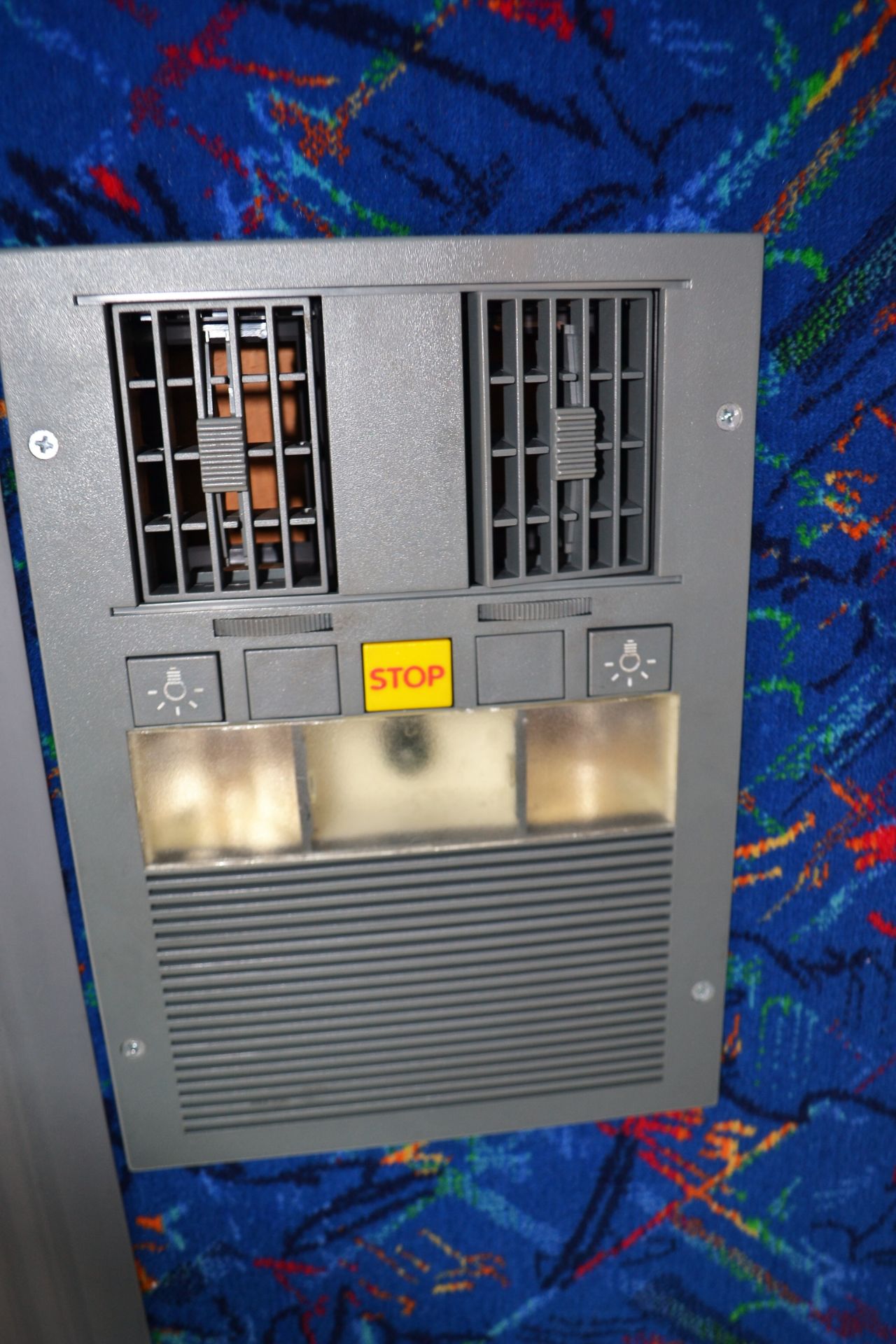 2004 Van Hool Commuter Bus # 557 - Image 12 of 17