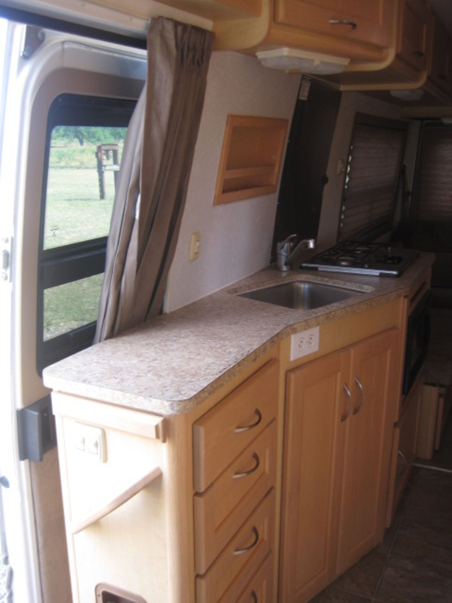 2005 Dodge Sprinter 2500 Pleasure Plateau 15 Motor Home - Image 19 of 27