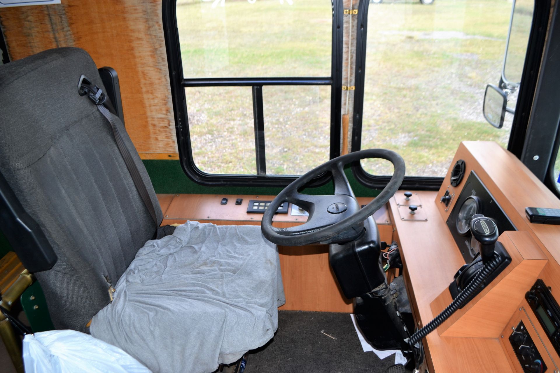 2010 Ford Freightliner Trolly Car Commuter Bus # 124 - Image 6 of 10