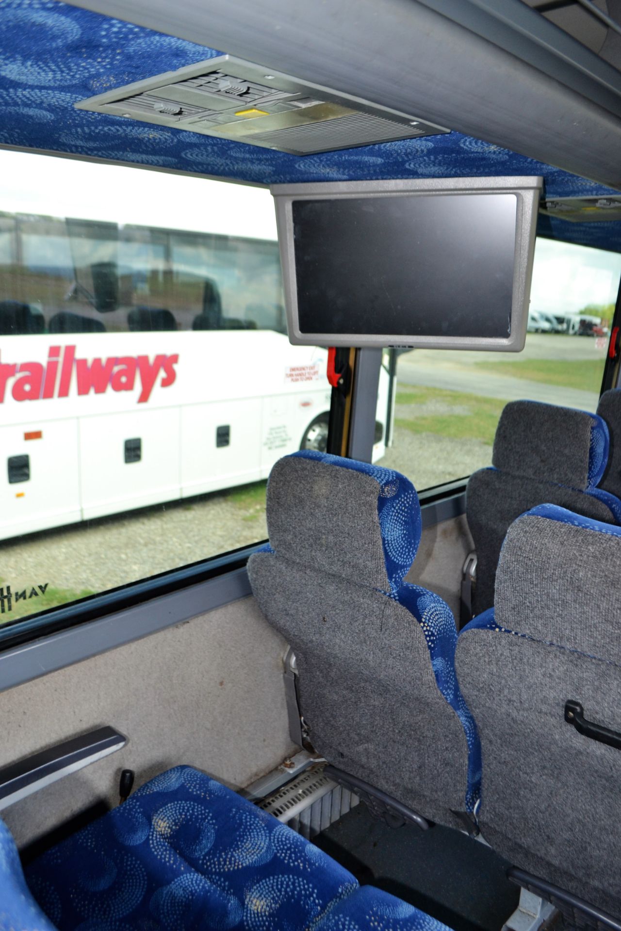 2006 Van Hool Commuter Bus # 257 - Image 13 of 18