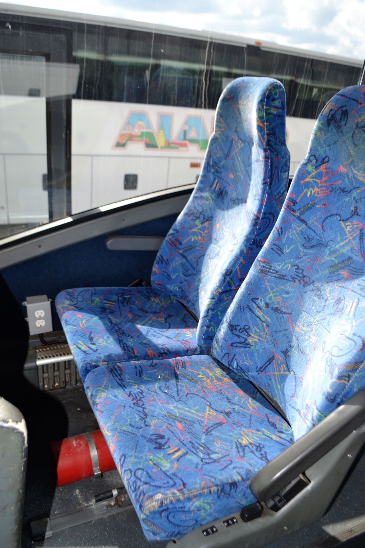 2004 Van Hool Commuter Bus # 557 - Image 9 of 17