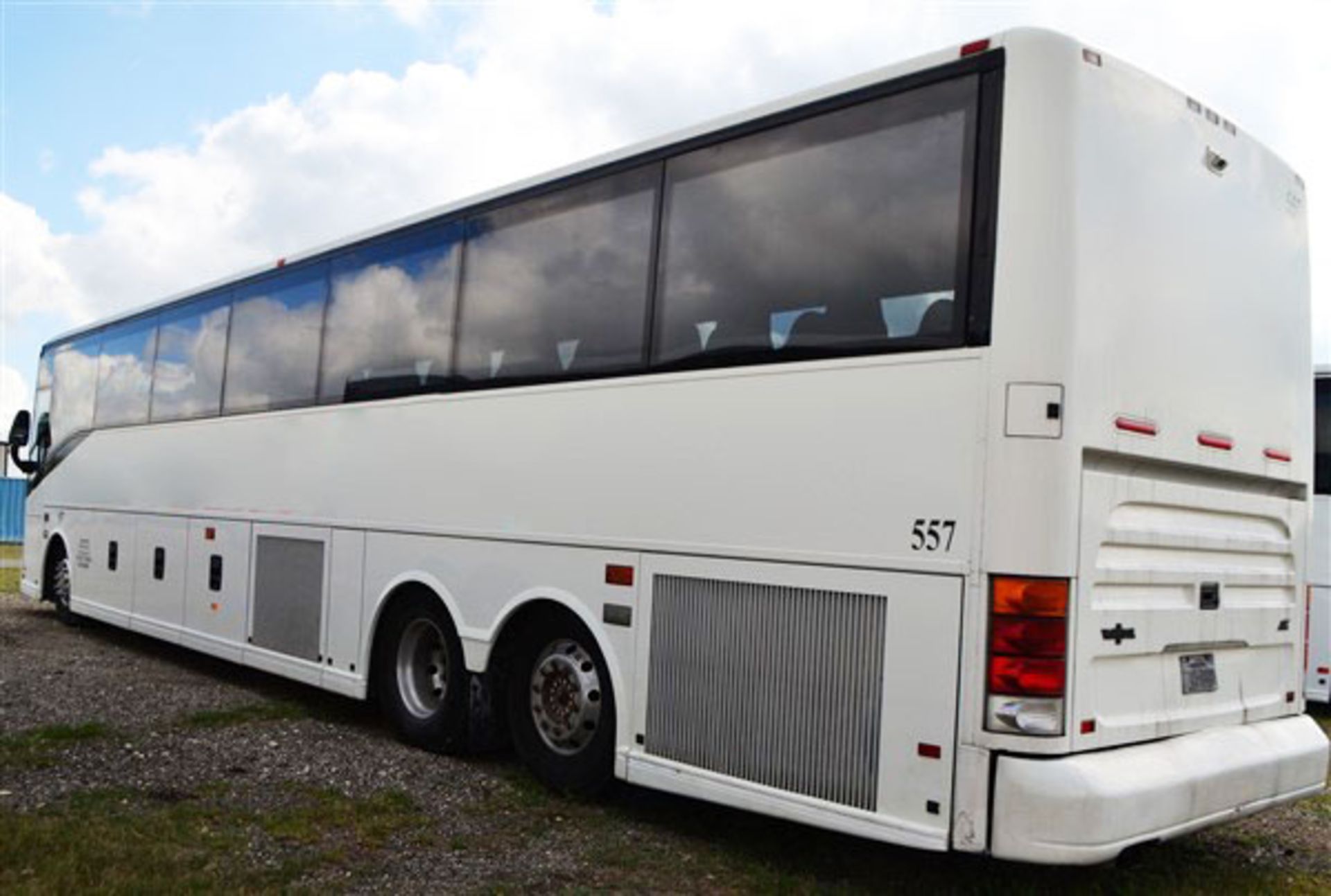 2004 Van Hool Commuter Bus # 557 - Image 2 of 17