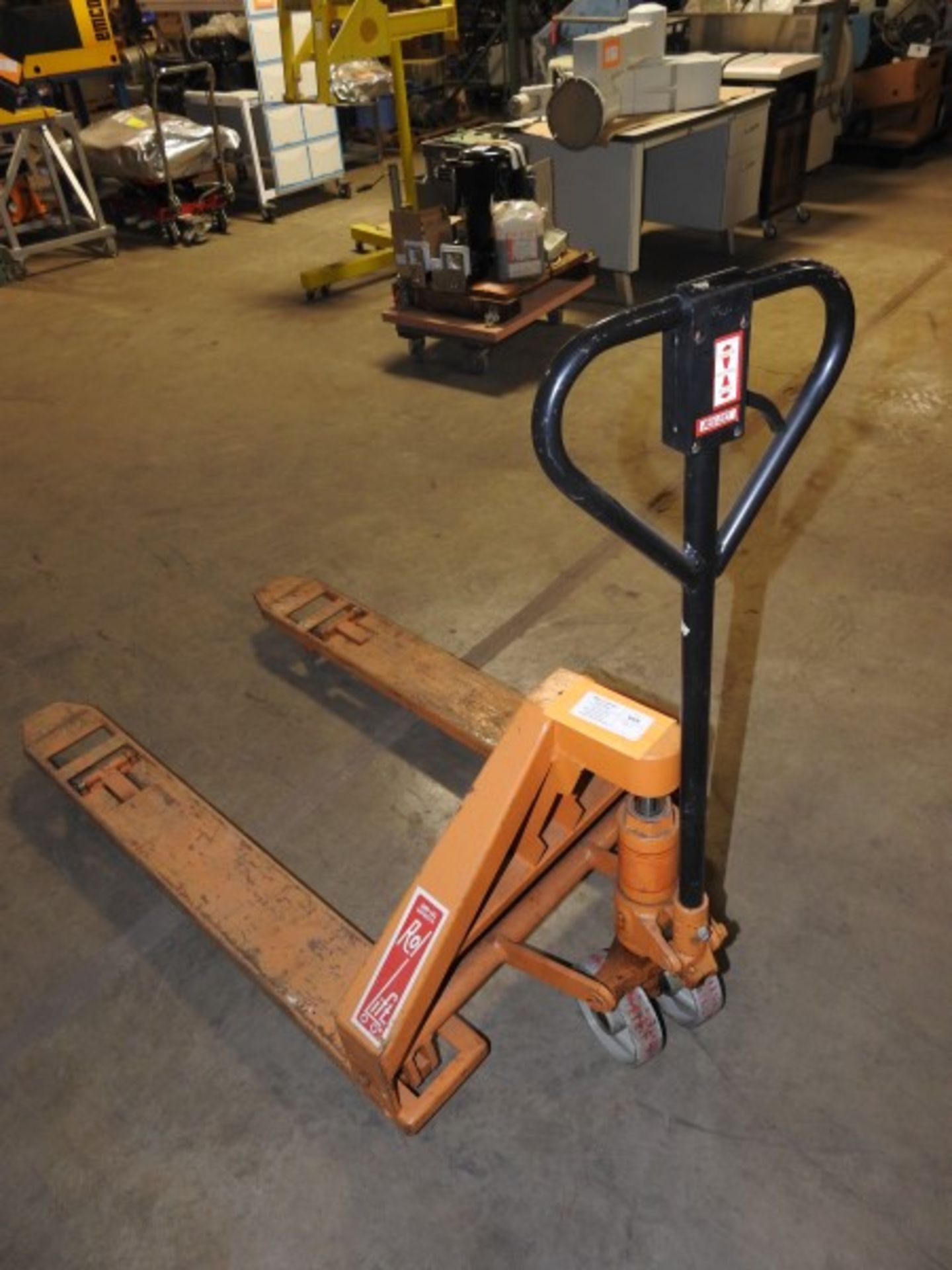 WIDE PALLET JACK ROL LIFT 5000 LB - Image 6 of 6