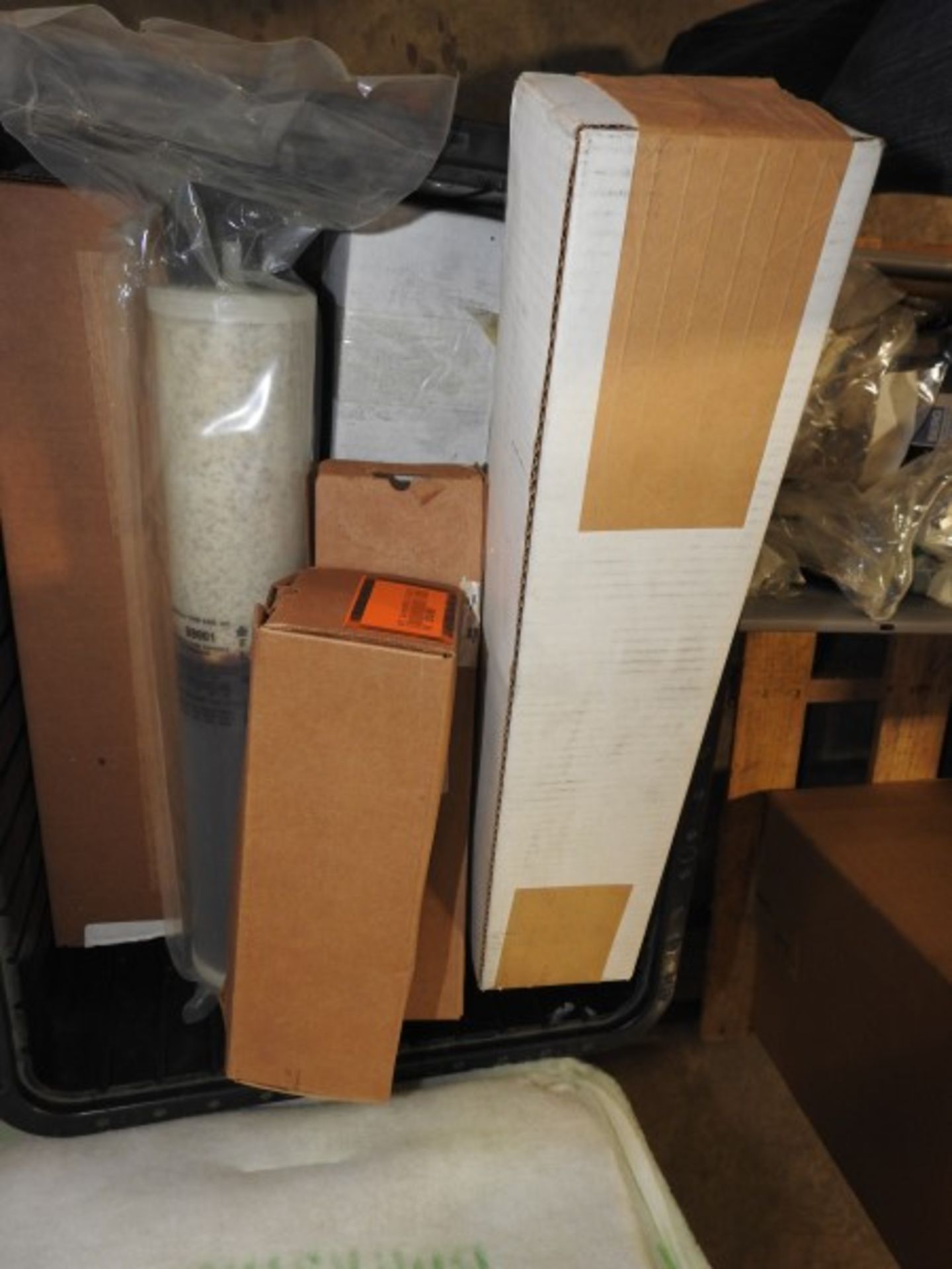 PALLET AND CONTENTS - Image 2 of 6