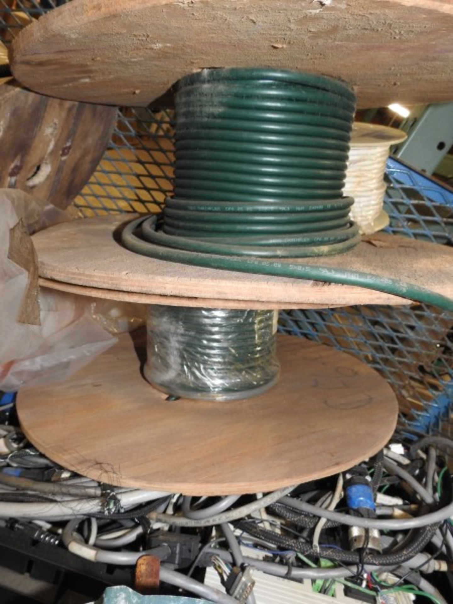 ROLLING CAGE CART AND CONTENTS - Image 4 of 8