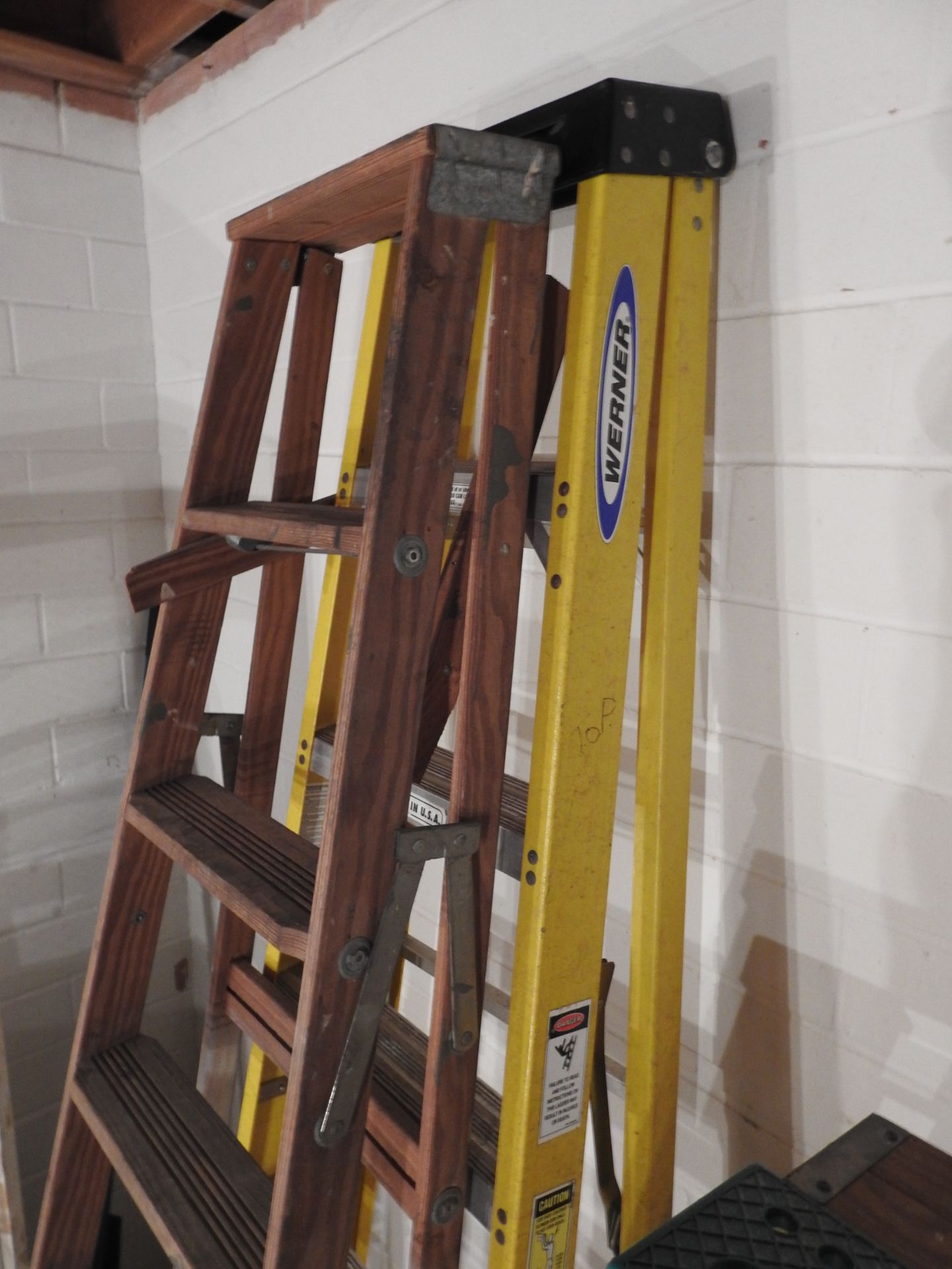 5 Ladders and 1 Dolly - Image 8 of 8