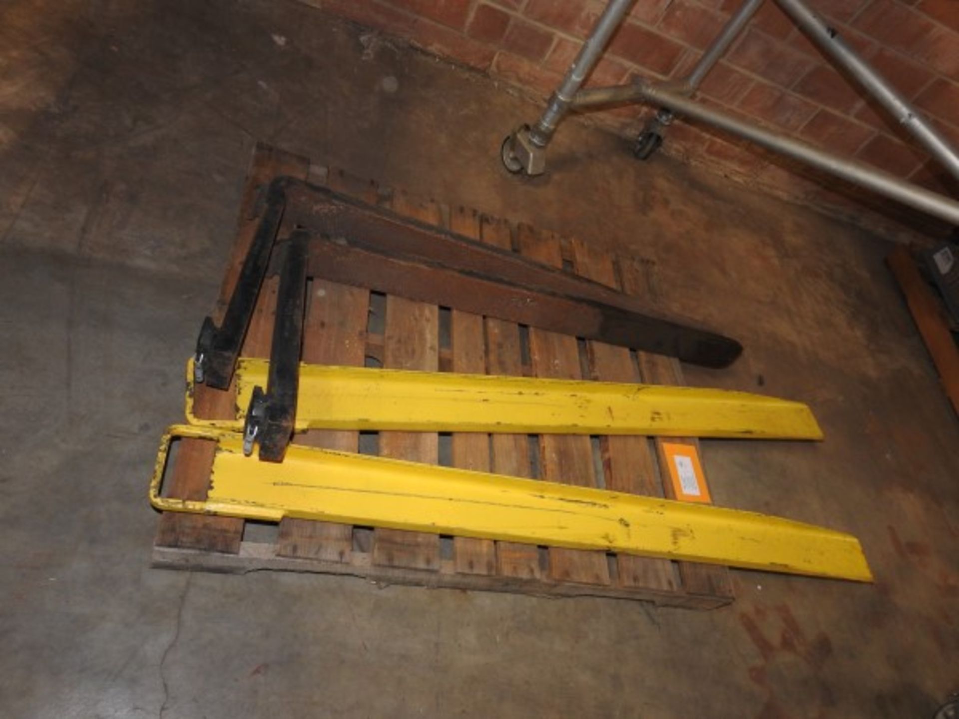 FORK LIFT PARTS - Image 5 of 5