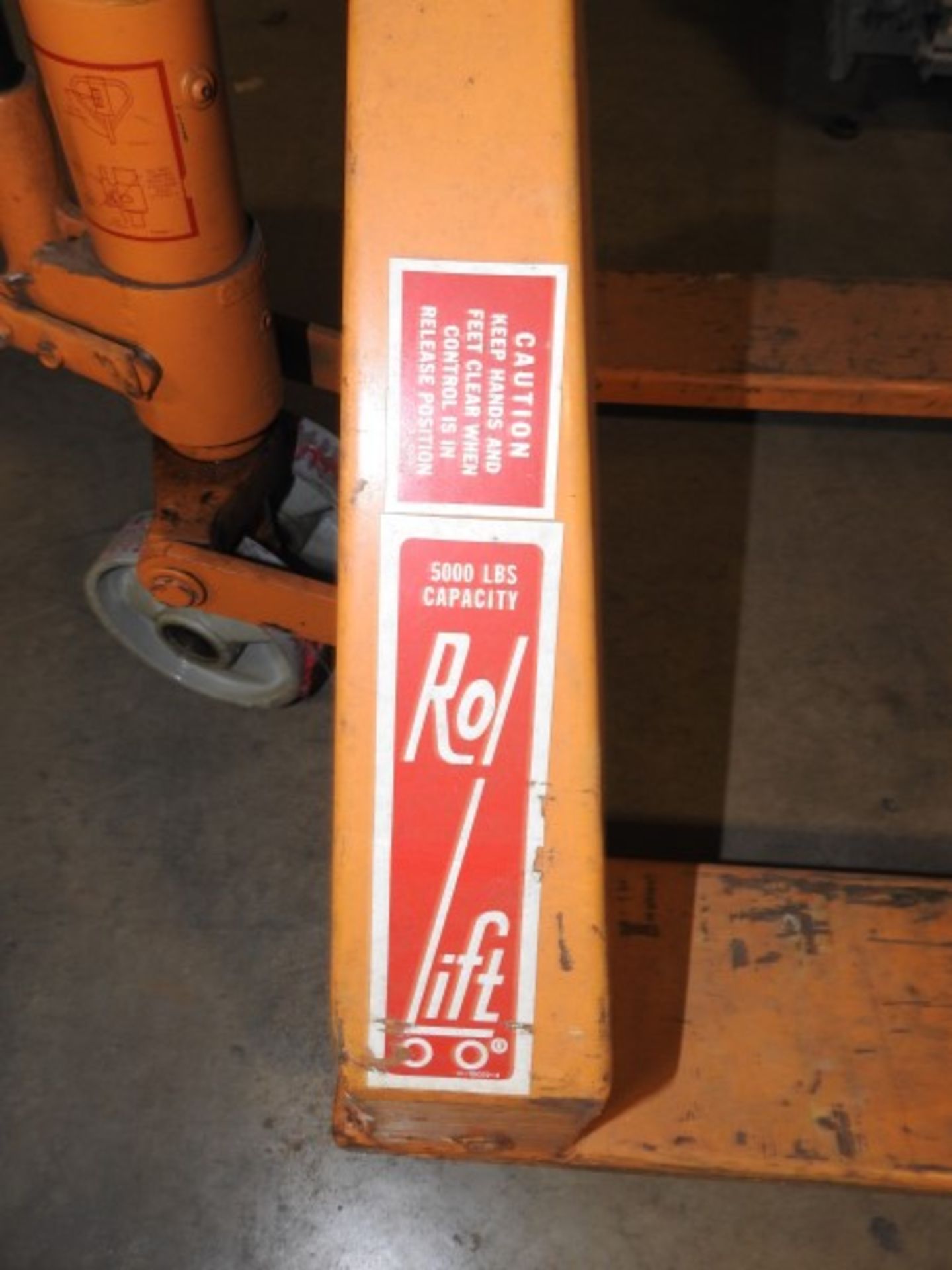 WIDE PALLET JACK ROL LIFT 5000 LB - Image 4 of 6