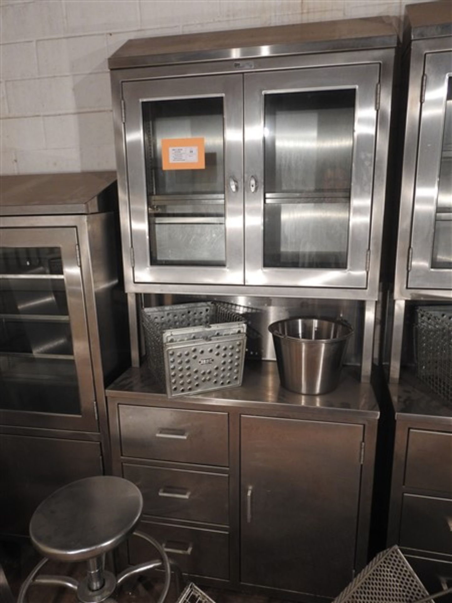 LARGE LOT OF STAINLESS CABINETS AND MISC - Image 5 of 8