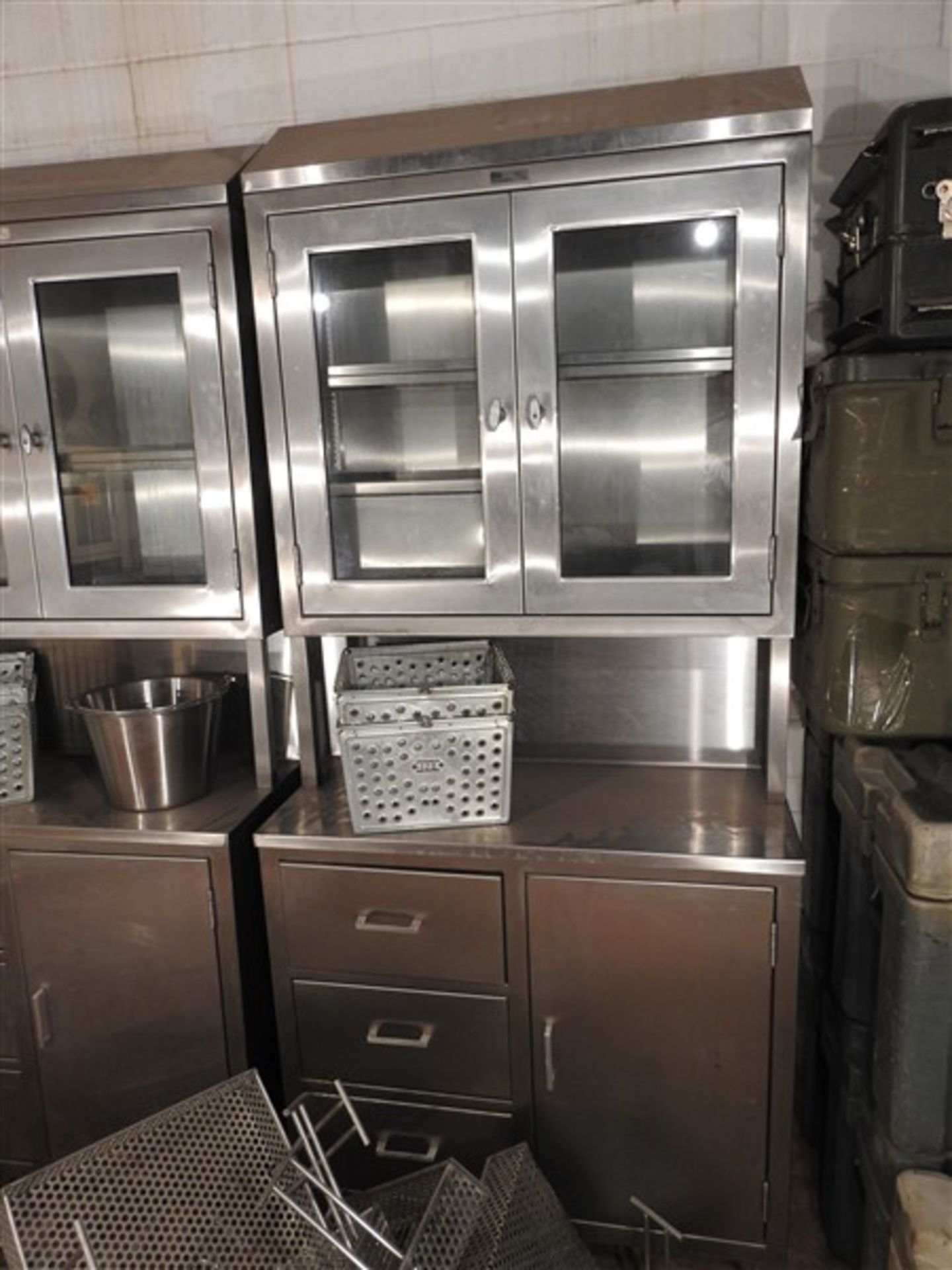 LARGE LOT OF STAINLESS CABINETS AND MISC - Image 7 of 8