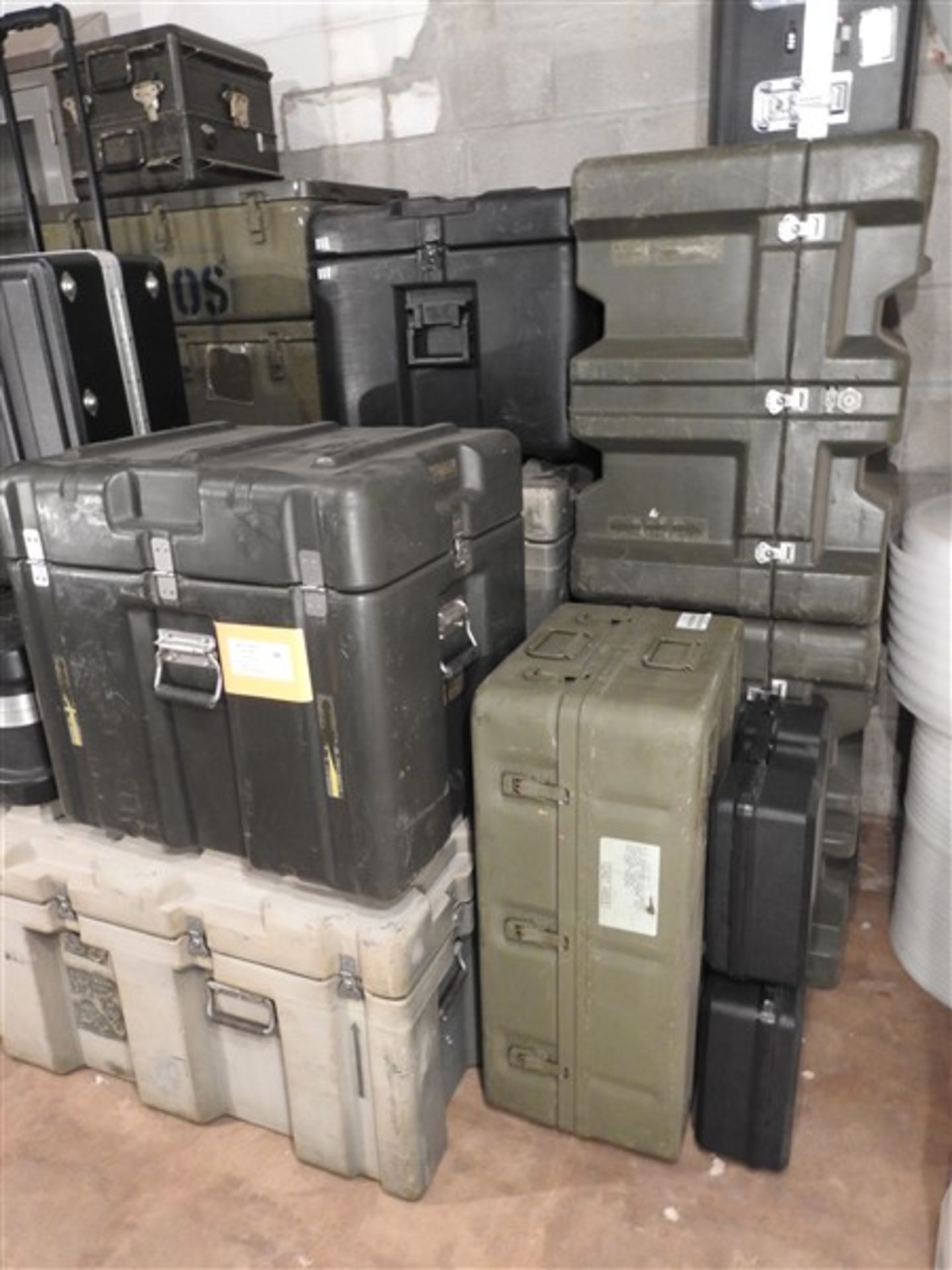 LARGE LOT OF SHIPPING CRATES - Image 6 of 6