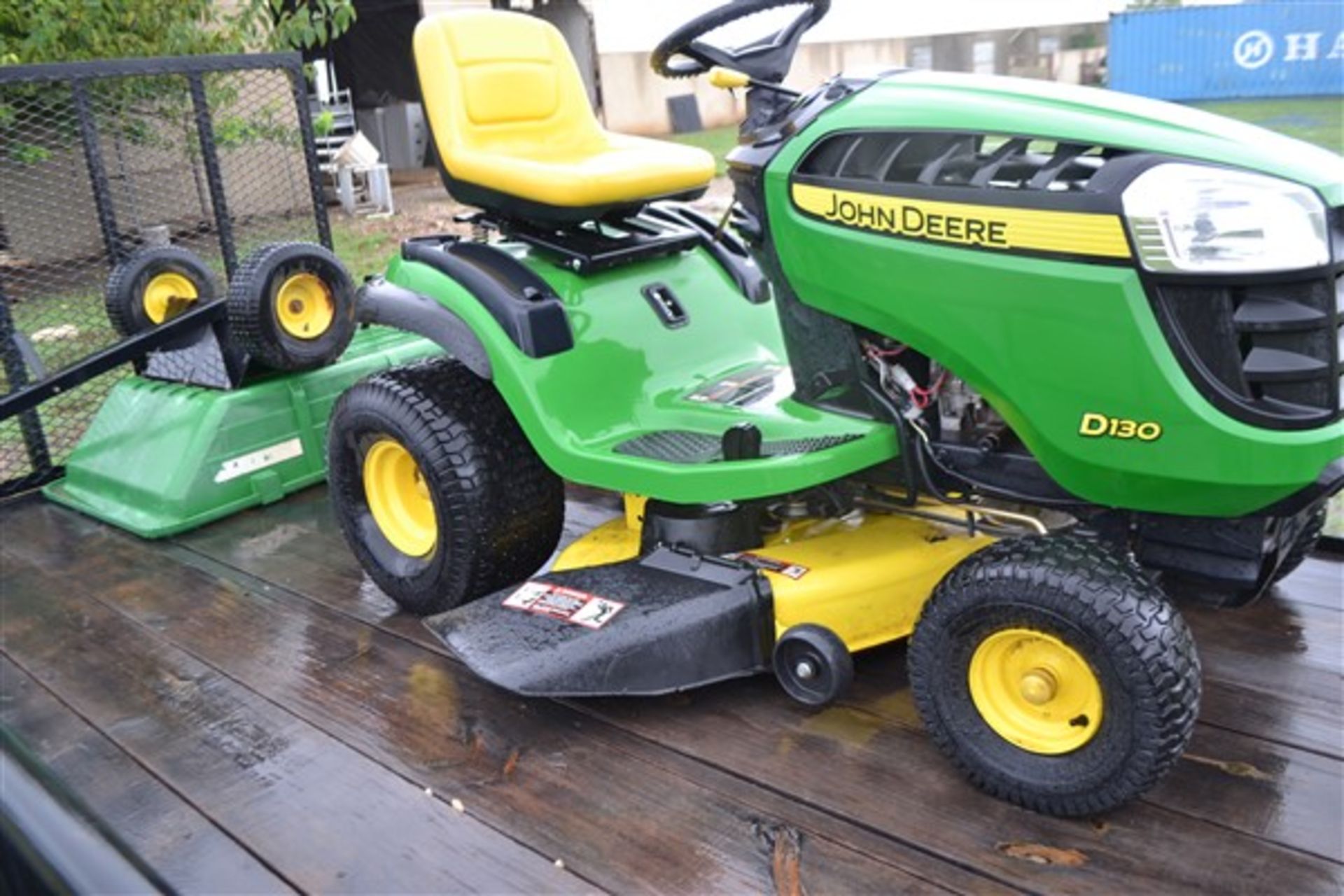 John Deere Riding Lawnmower